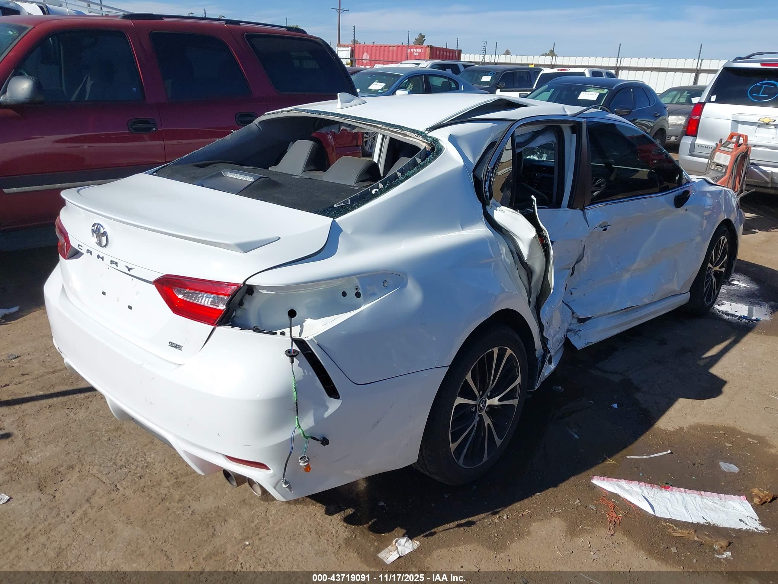 TOYOTA CAMRY image 4