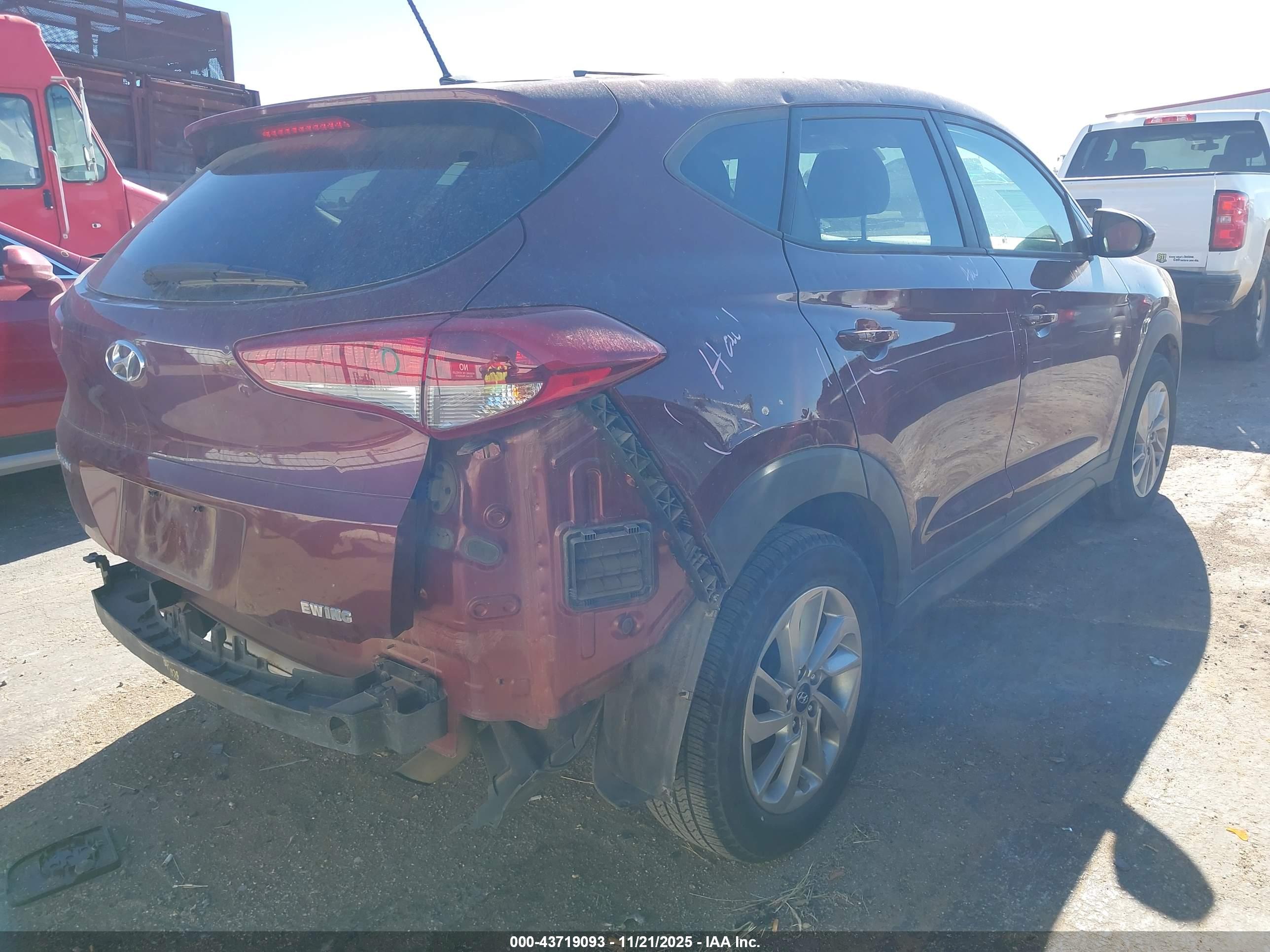 HYUNDAI TUCSON image 4
