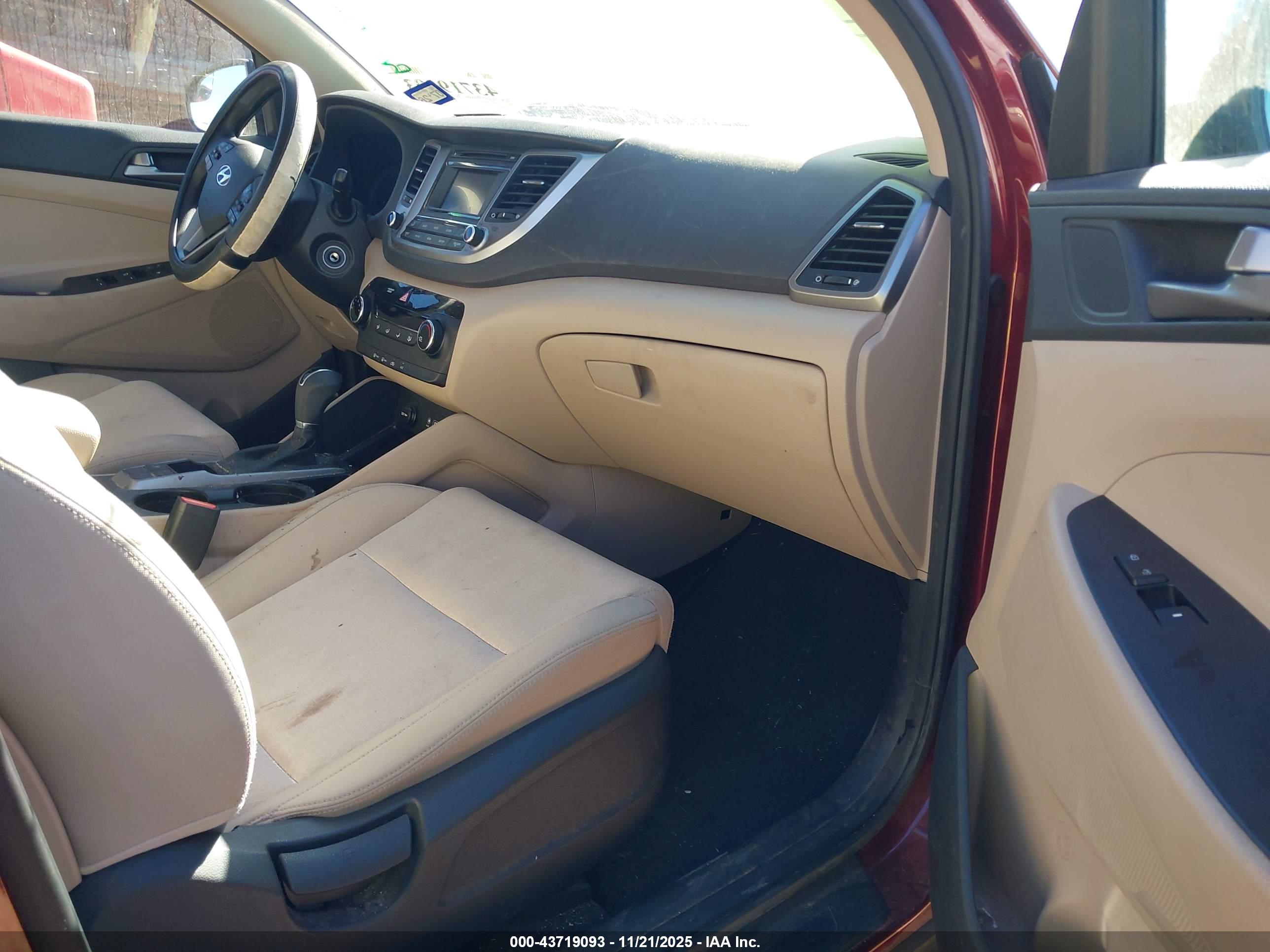 HYUNDAI TUCSON image 5