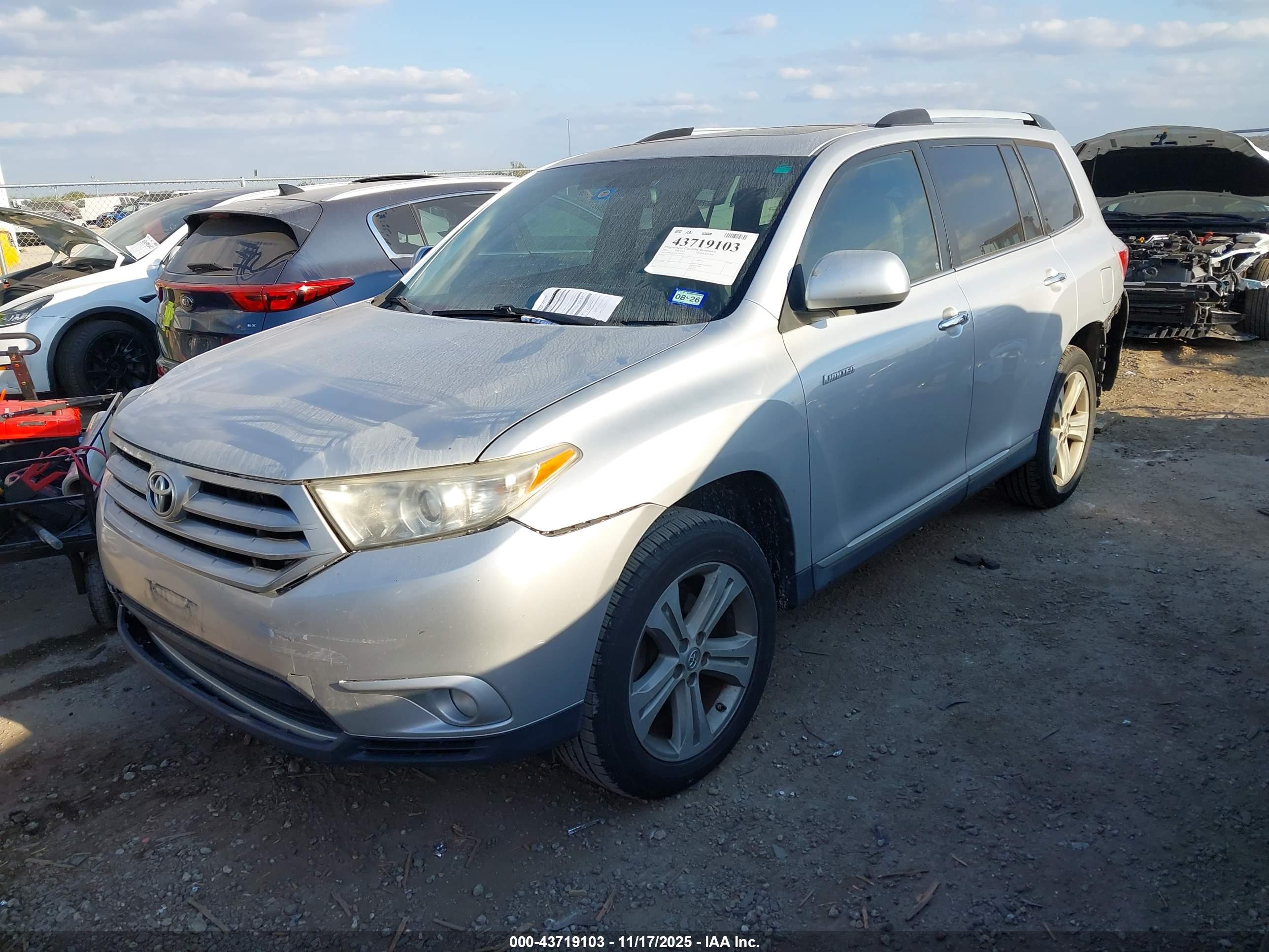 TOYOTA HIGHLANDER image 2
