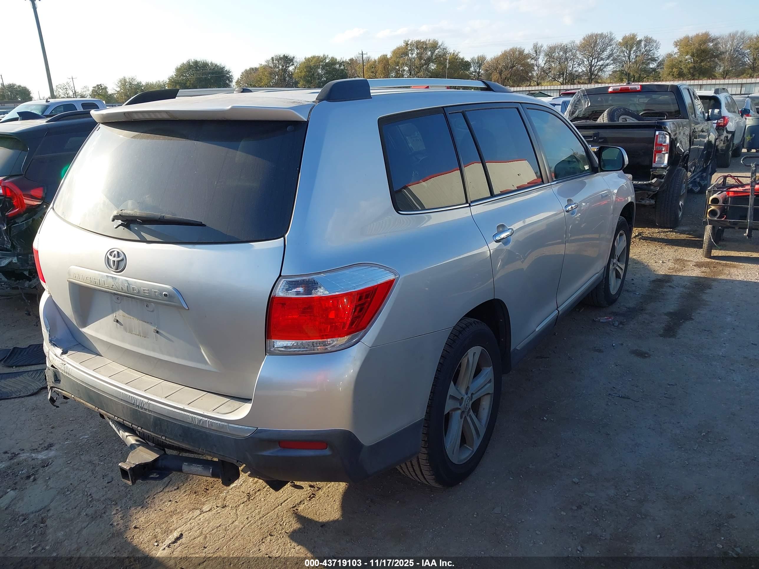 TOYOTA HIGHLANDER image 4