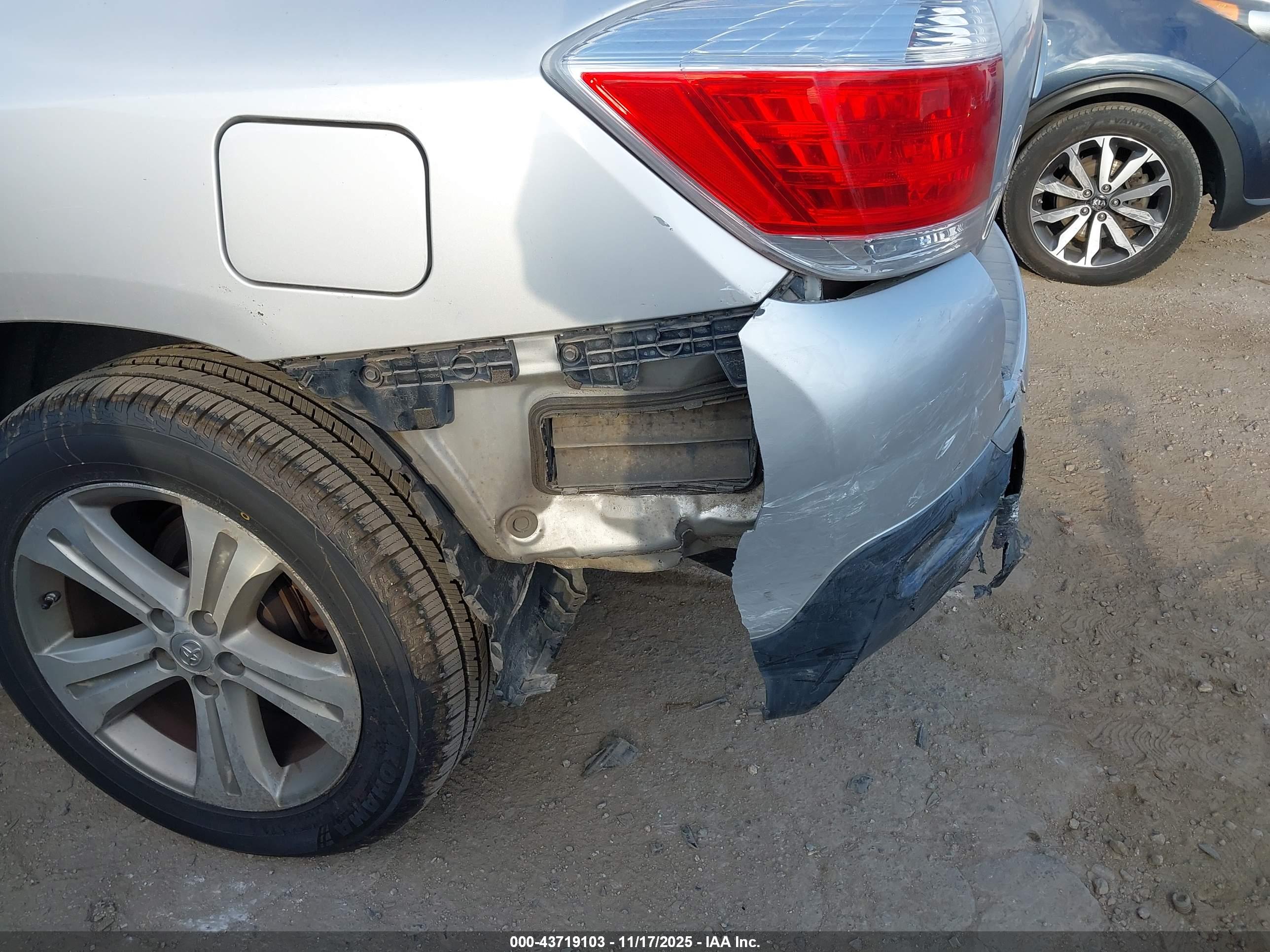 TOYOTA HIGHLANDER image 6