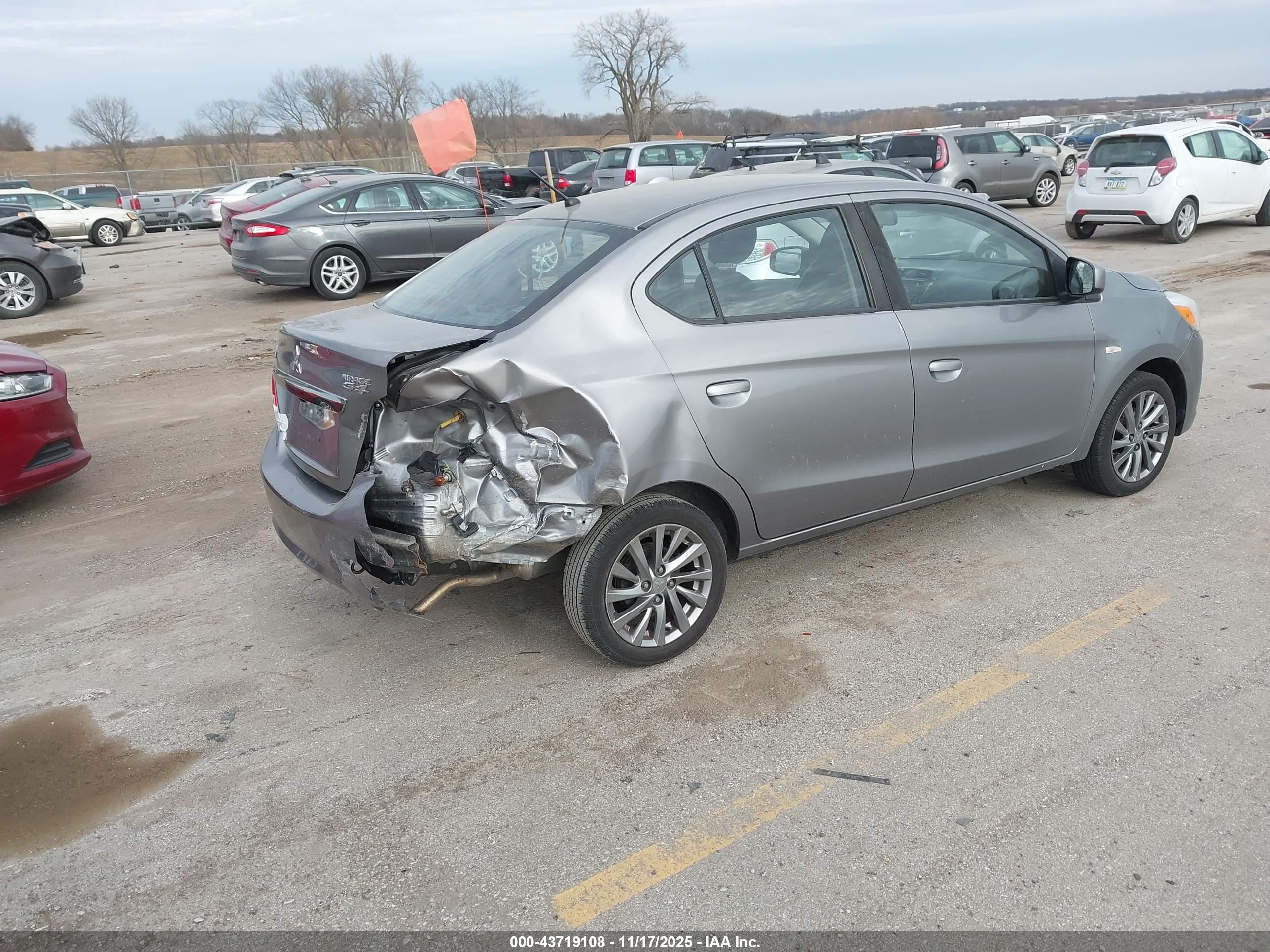 MITSUBISHI MIRAGE image 4