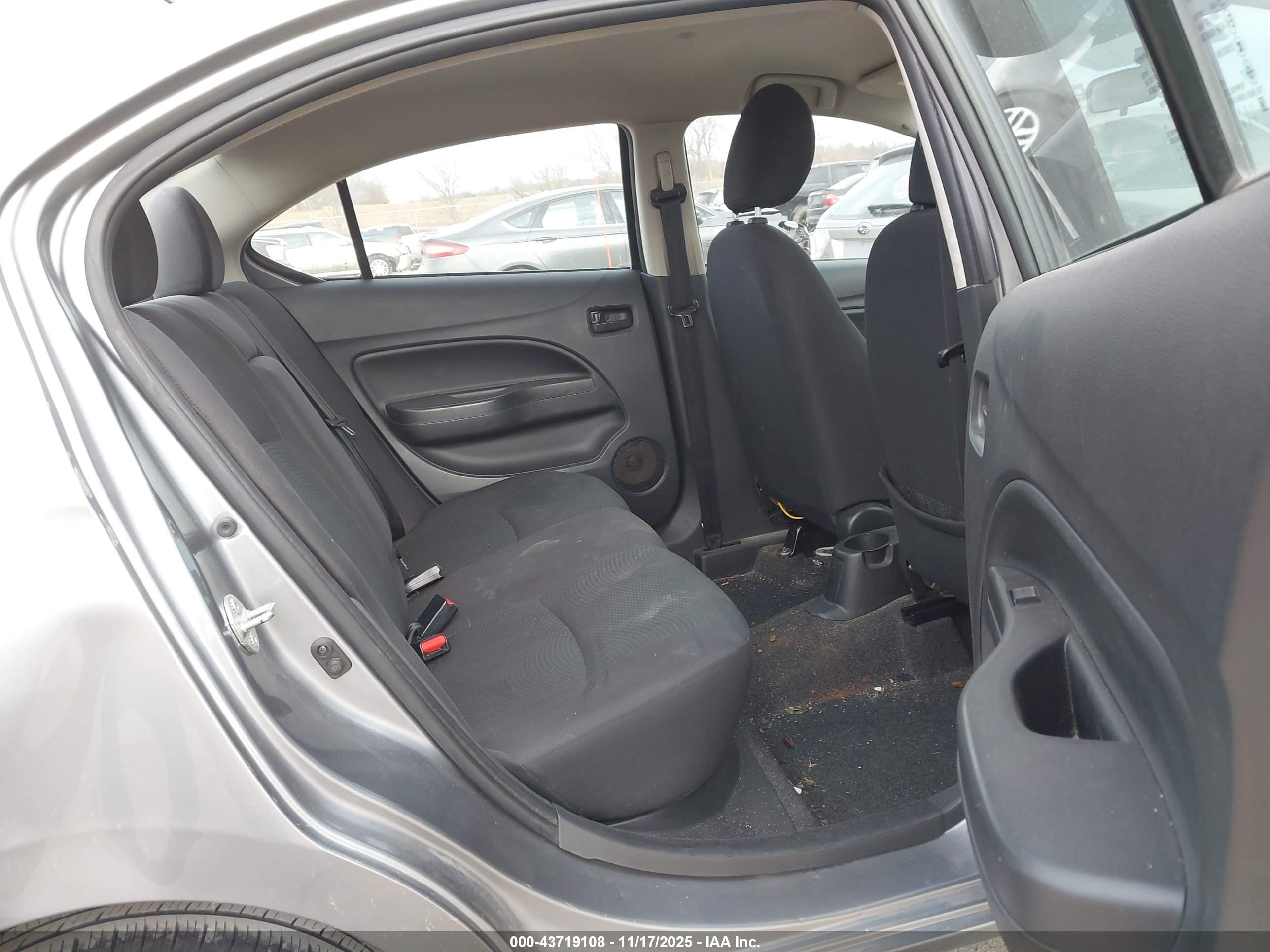 MITSUBISHI MIRAGE image 8