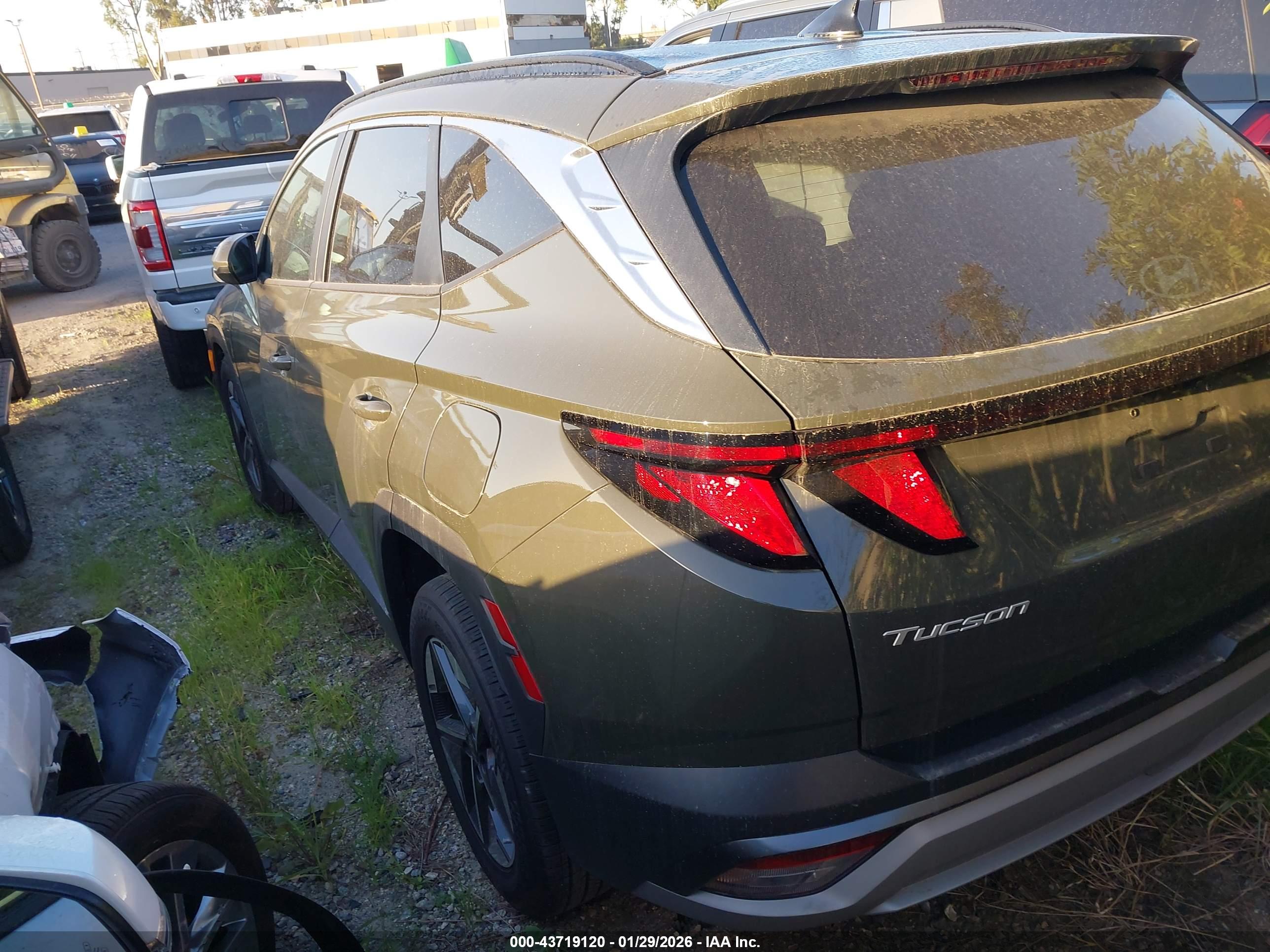 HYUNDAI TUCSON image 3