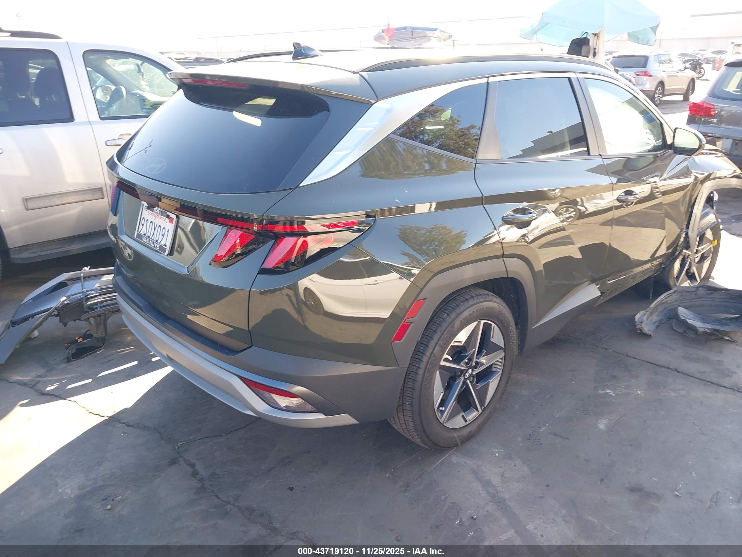HYUNDAI TUCSON image 4