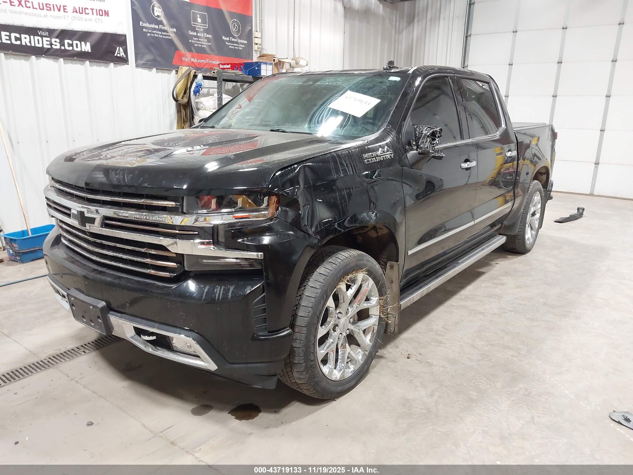 CHEVROLET SILVERADO image 2