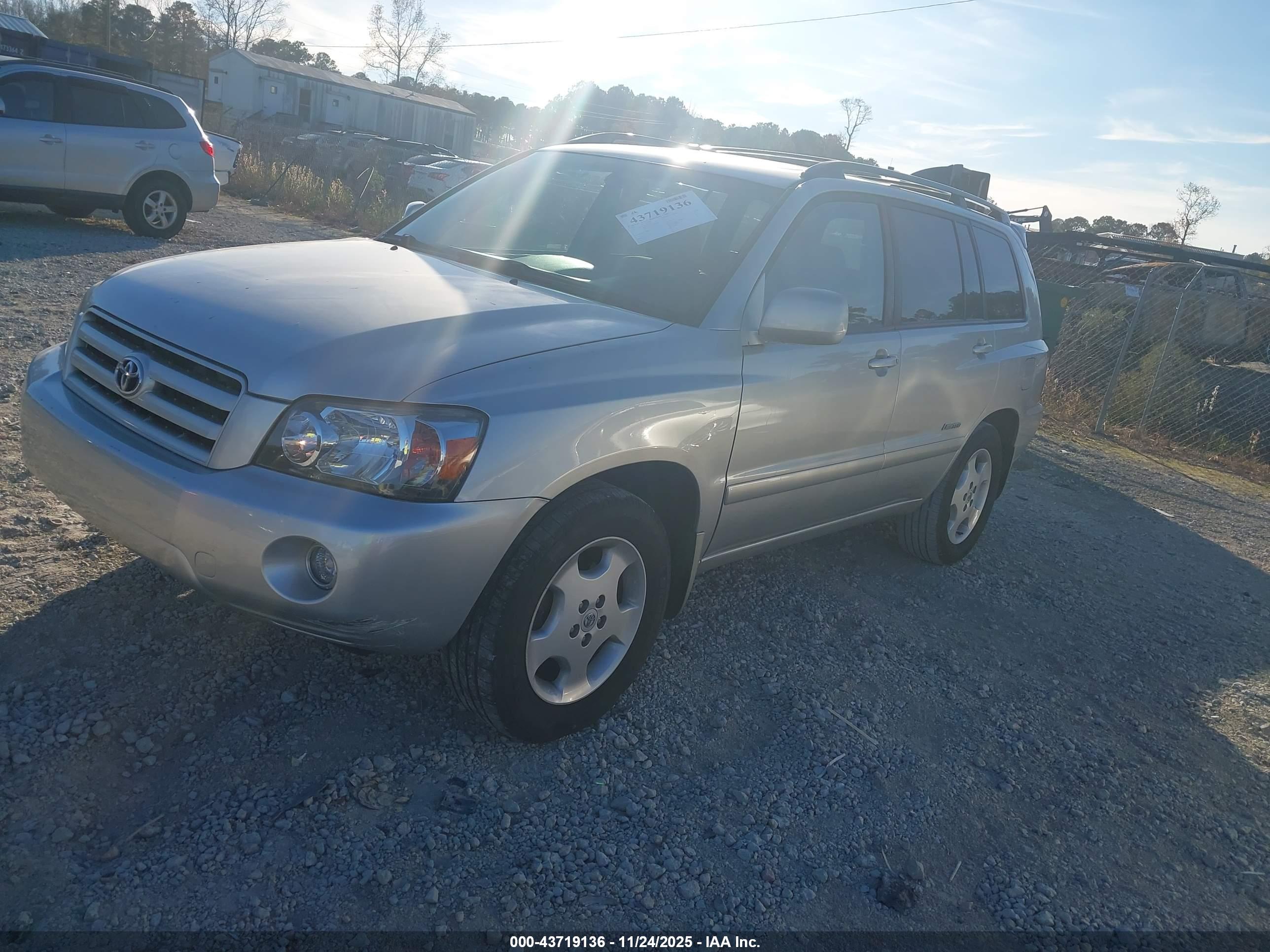 TOYOTA HIGHLANDER image 2