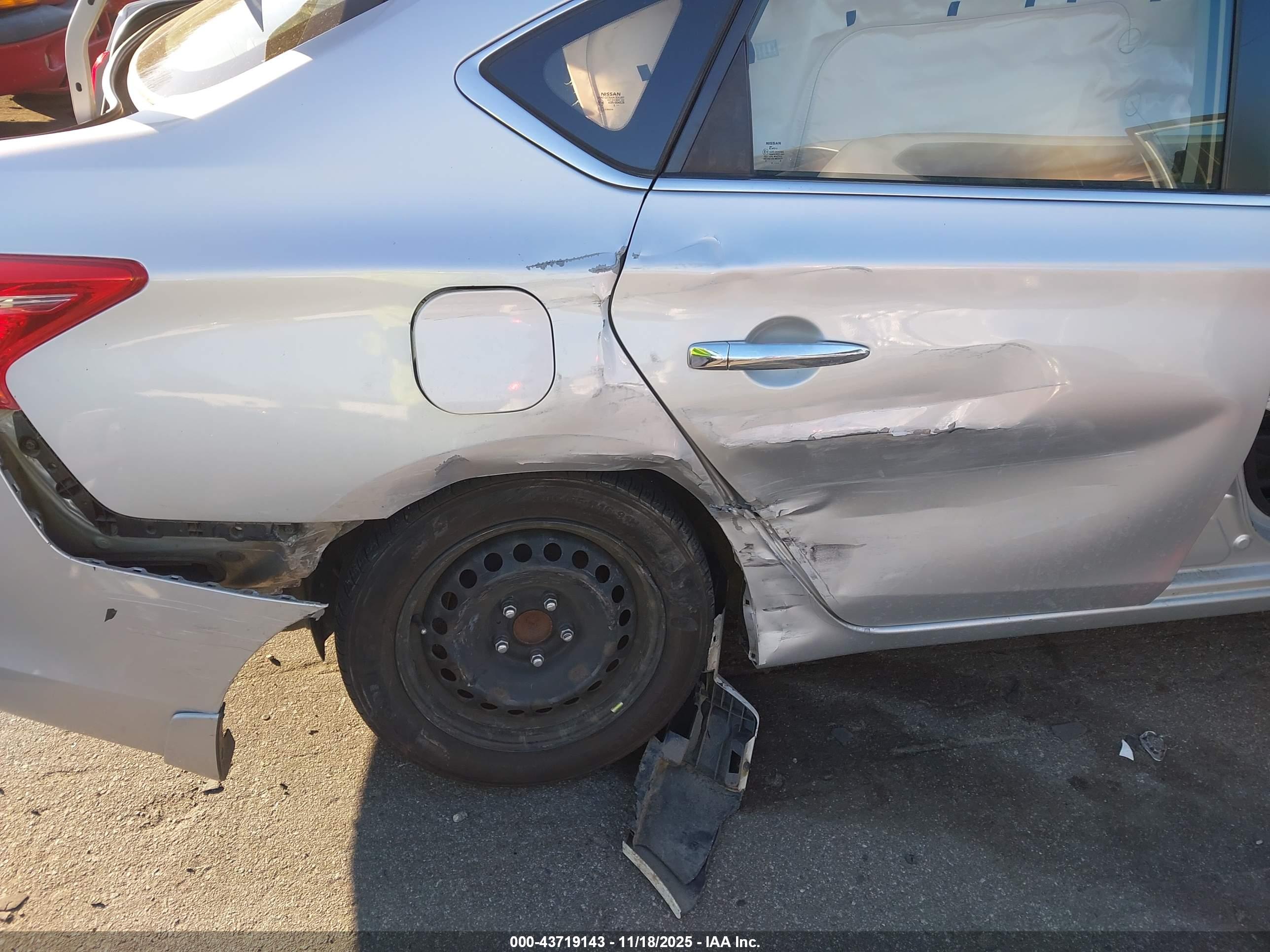 NISSAN SENTRA image 6