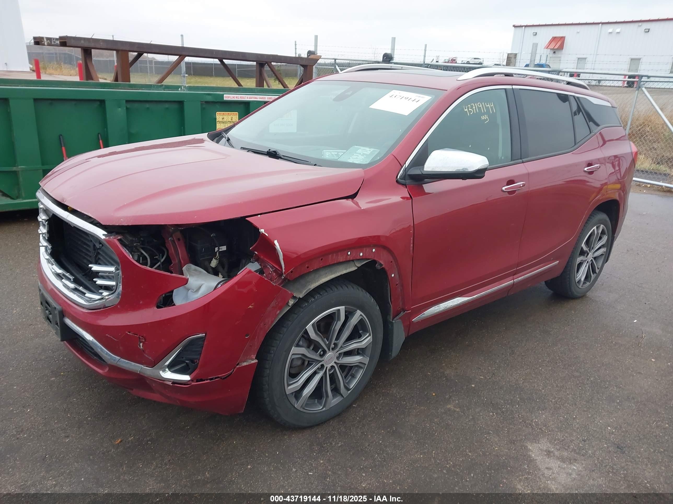 GMC TERRAIN image 2