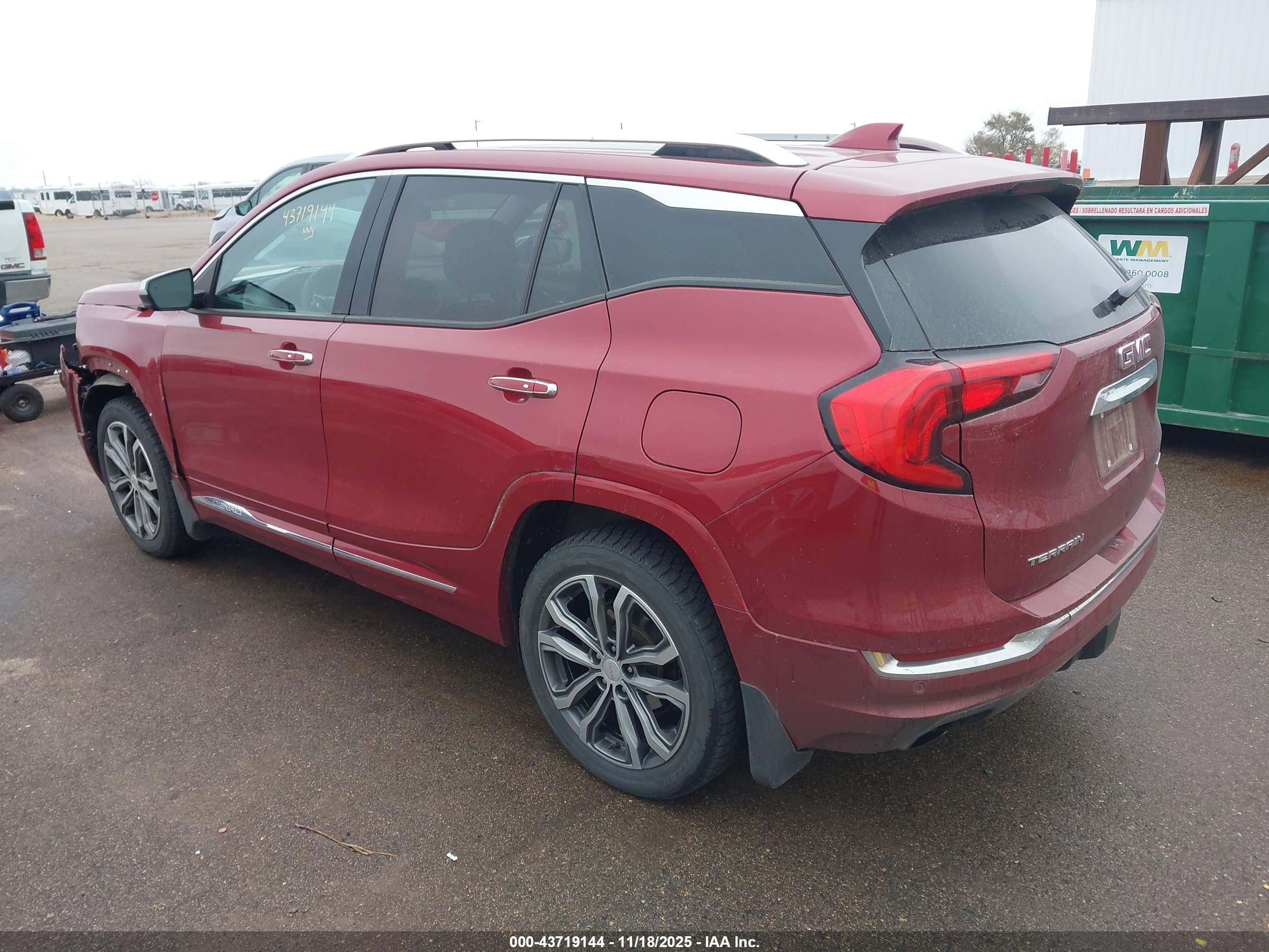 GMC TERRAIN image 3