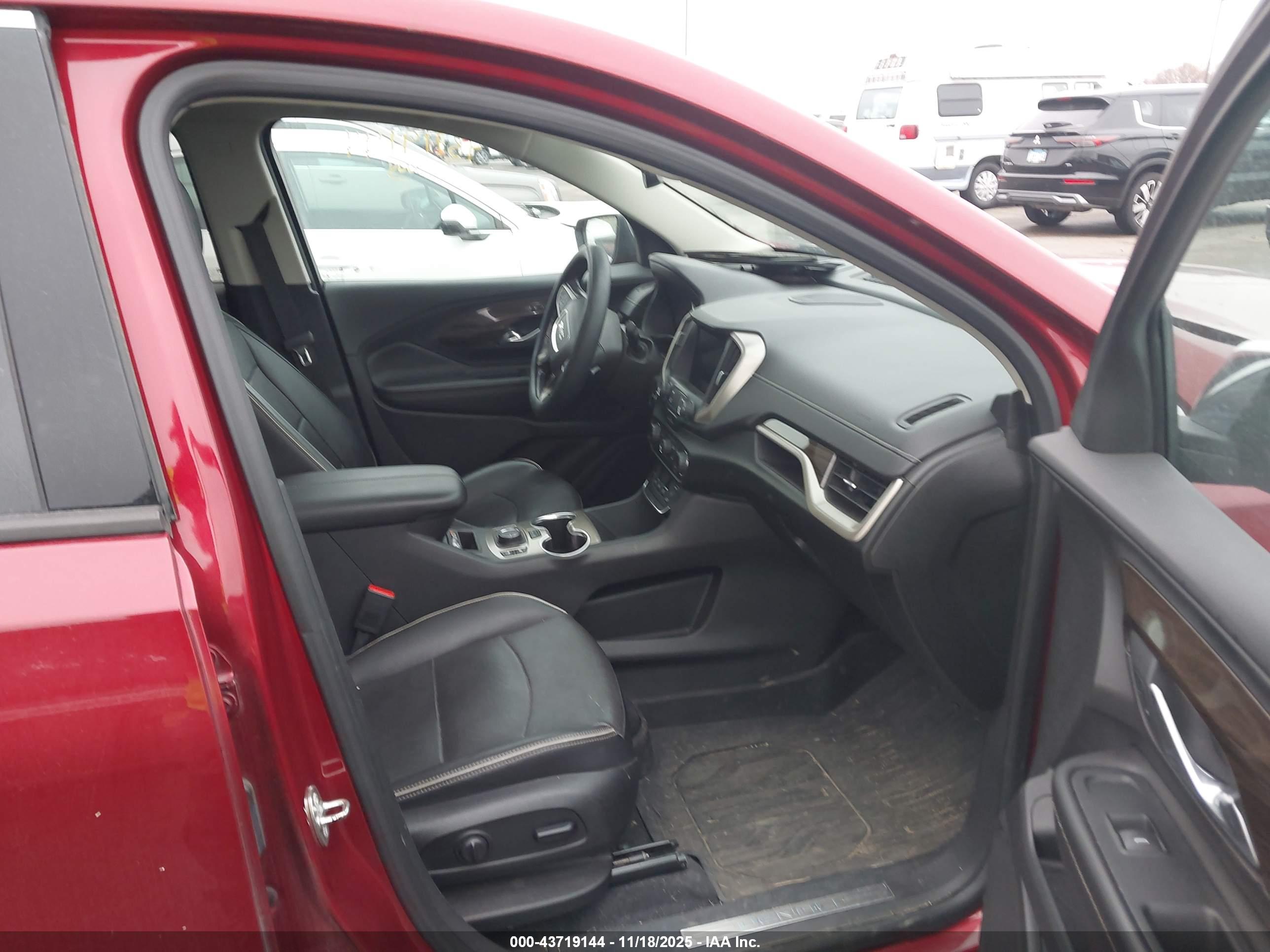 GMC TERRAIN image 5