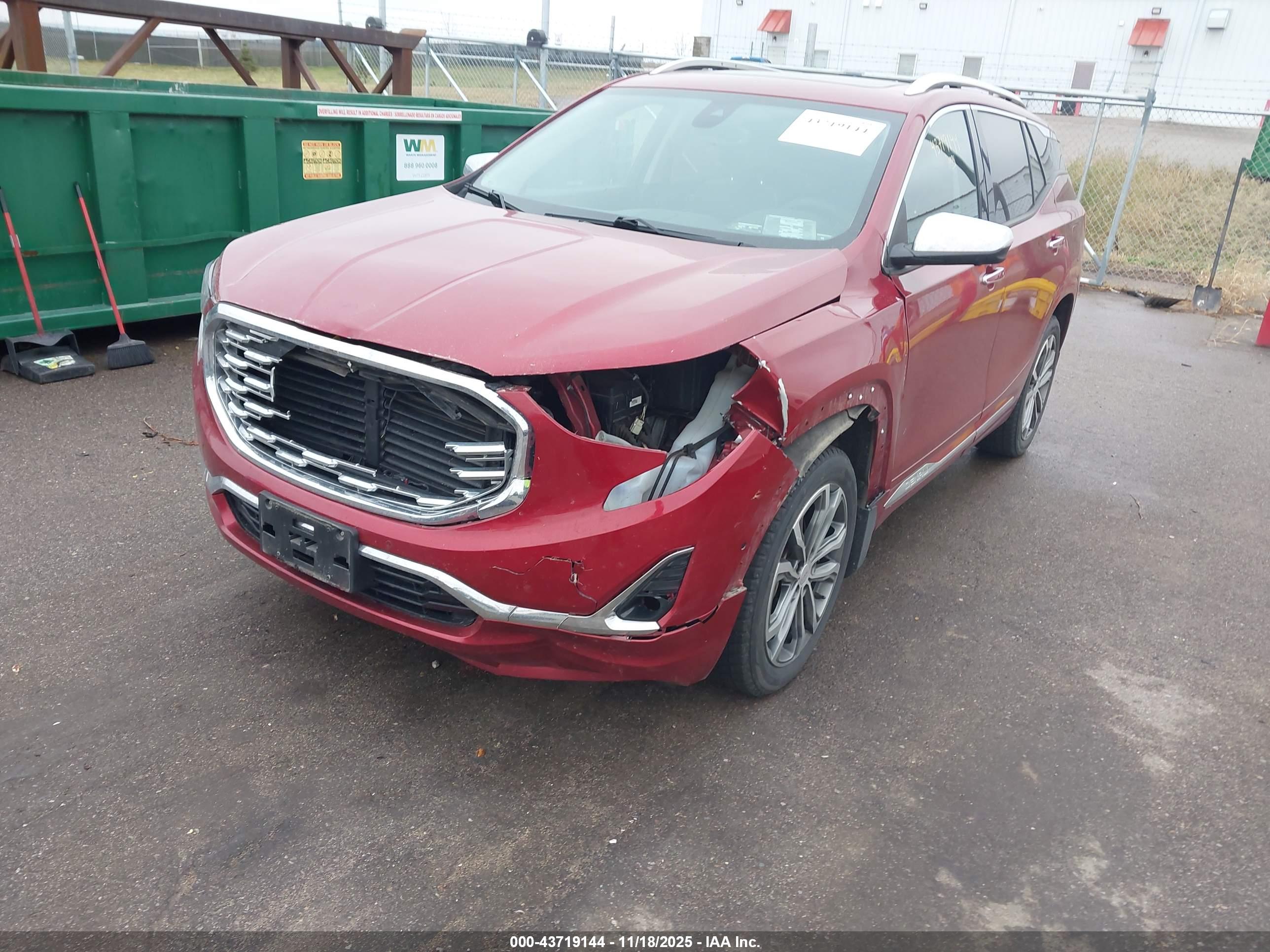 GMC TERRAIN image 6