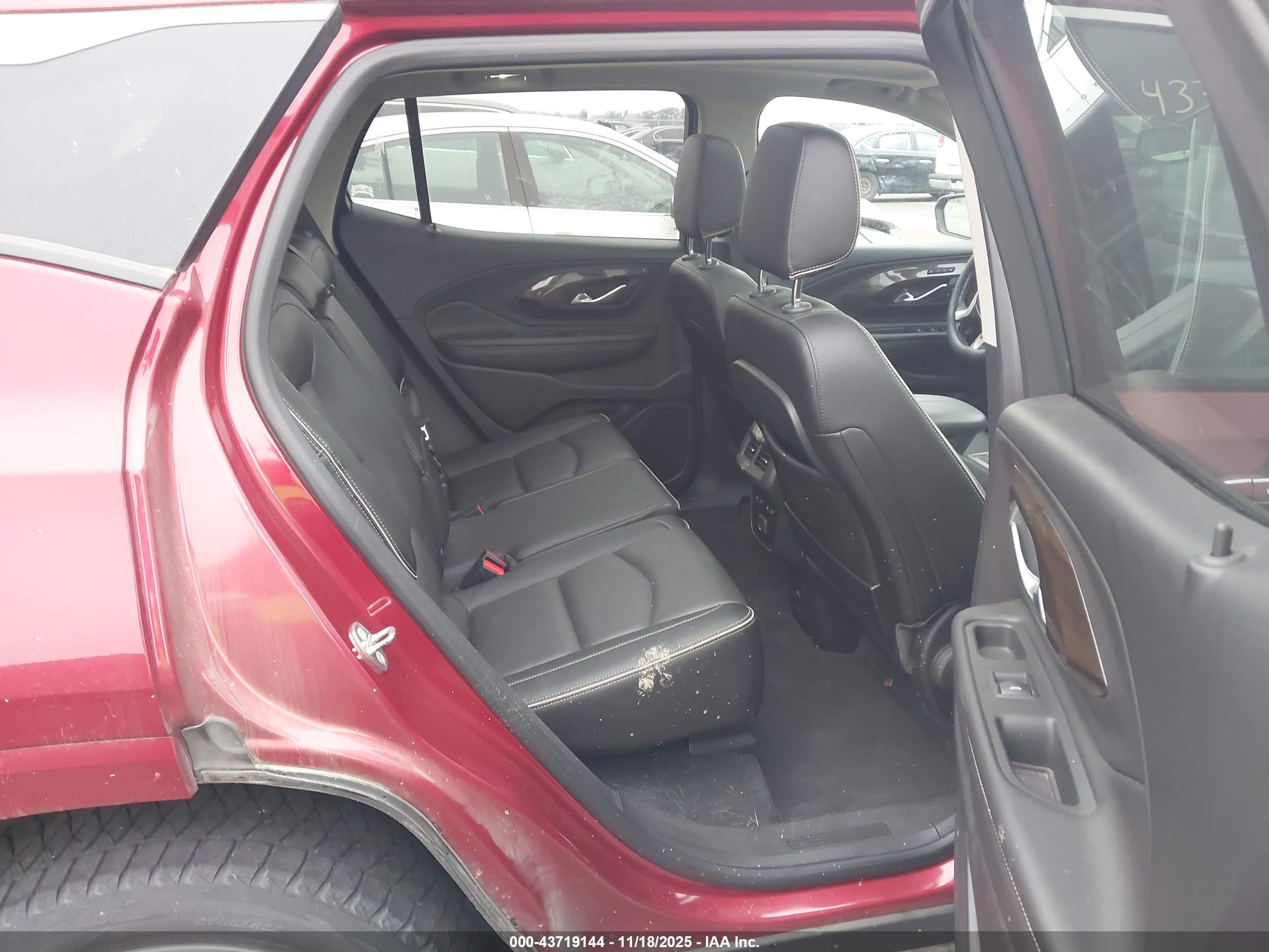 GMC TERRAIN image 8