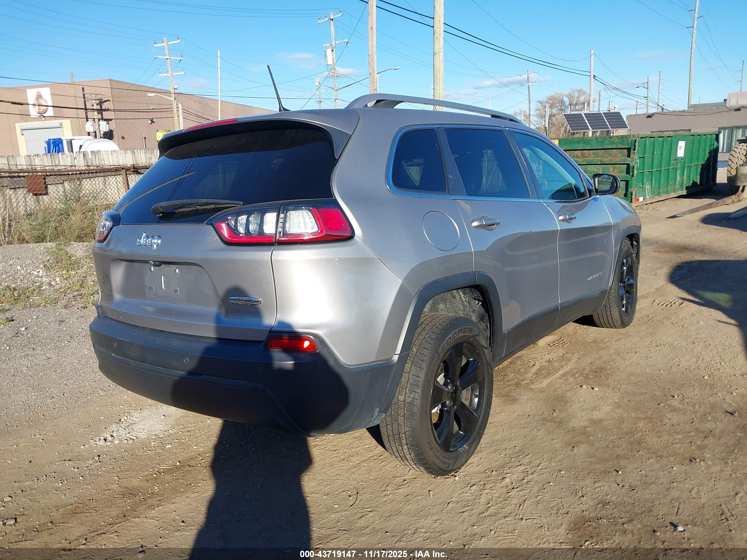 JEEP CHEROKEE image 4