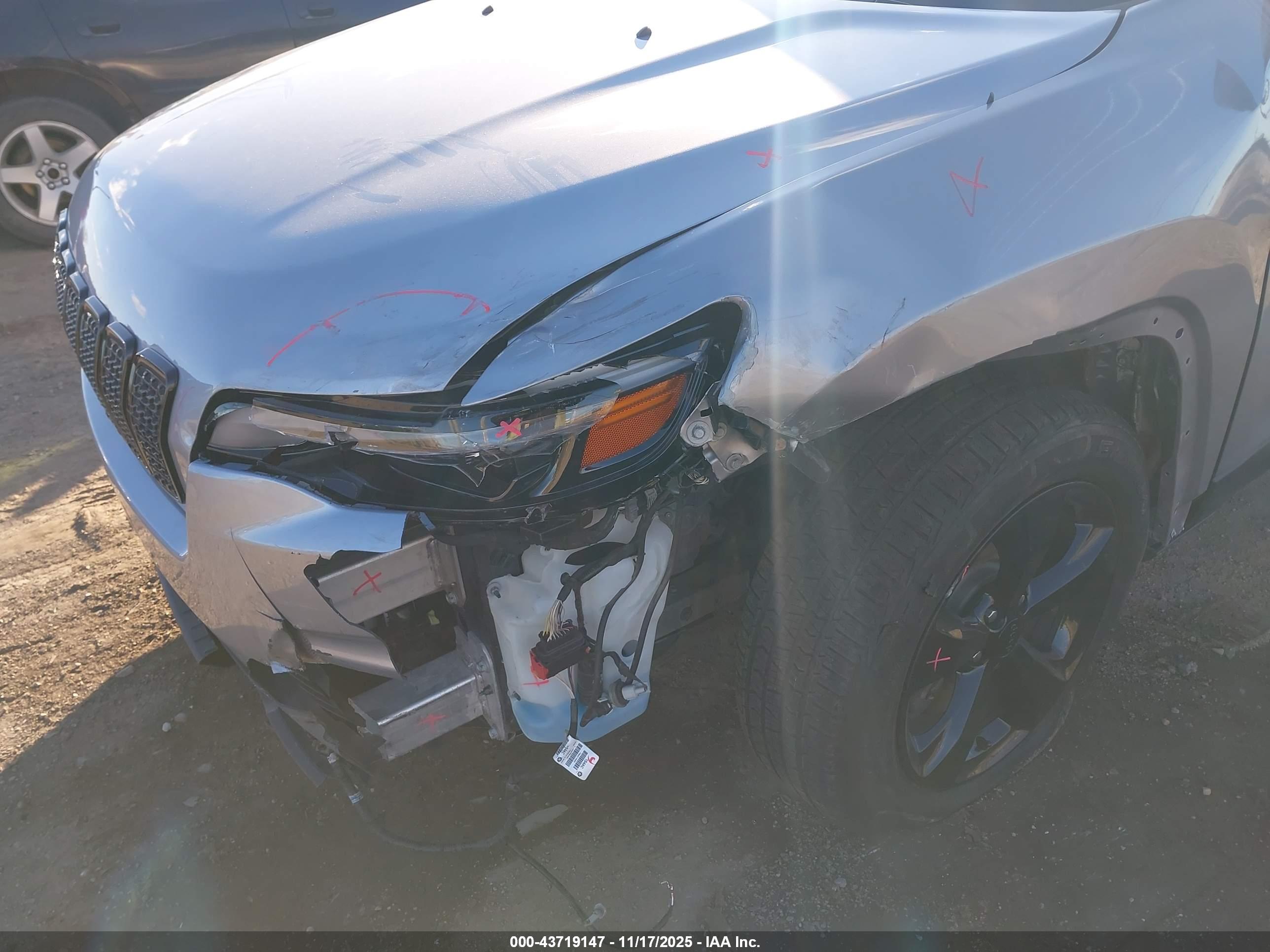 JEEP CHEROKEE image 6