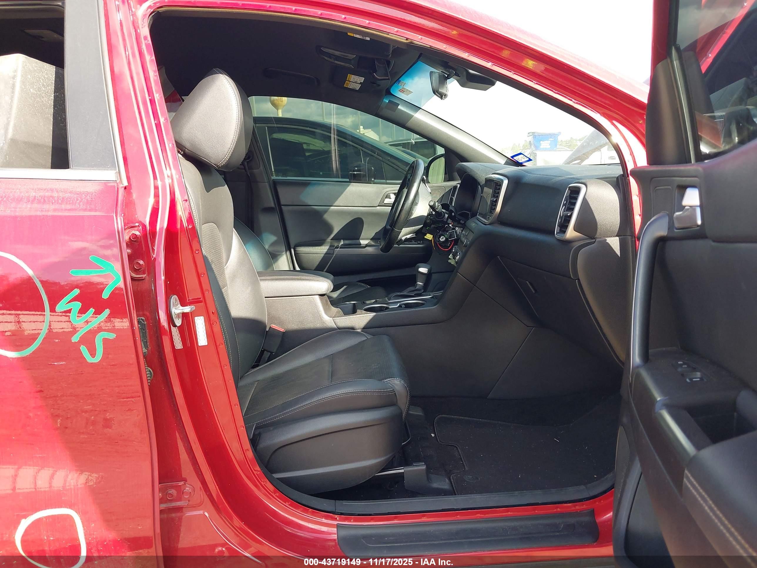 KIA SPORTAGE image 5