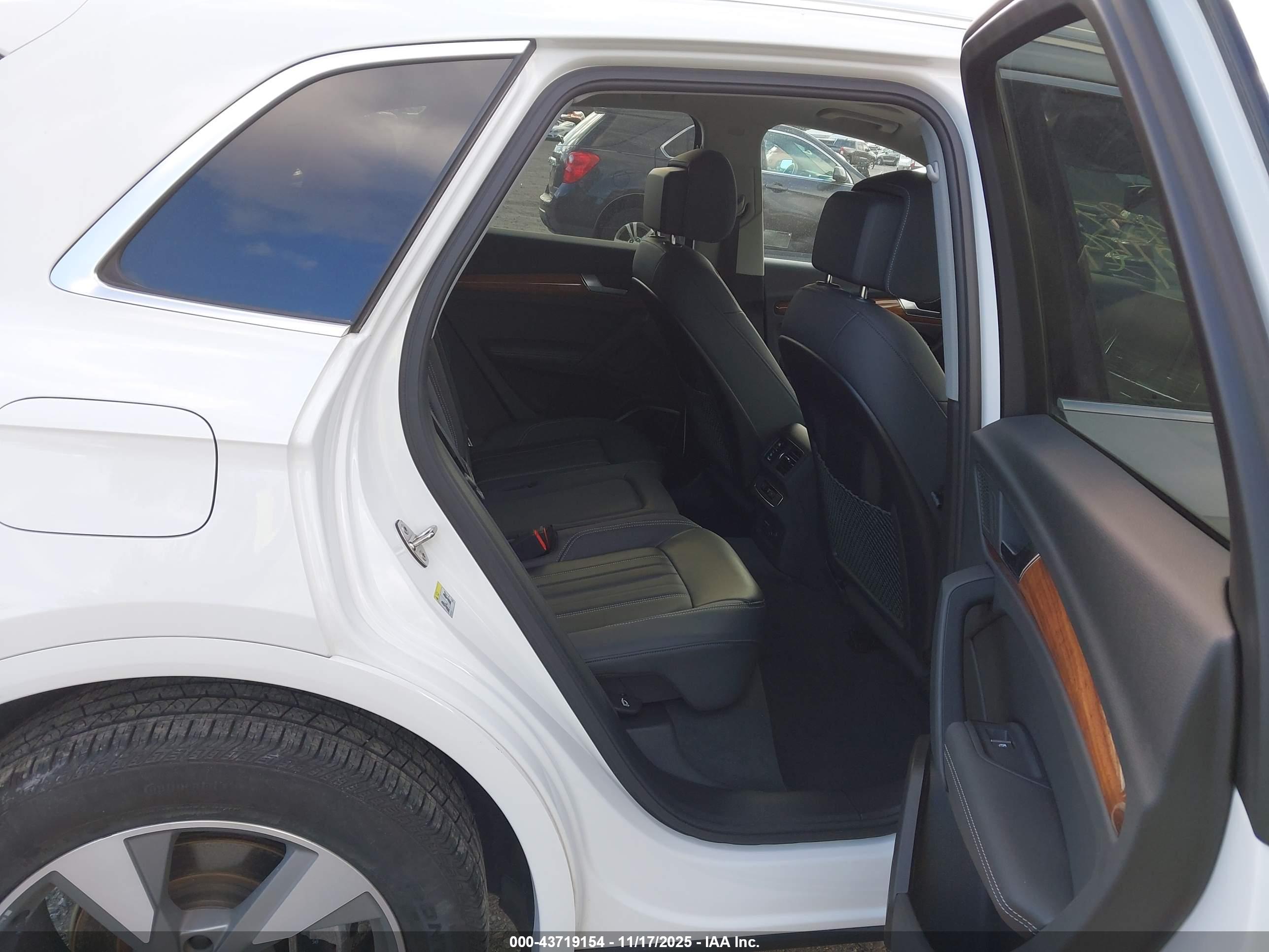 AUDI Q5 image 8