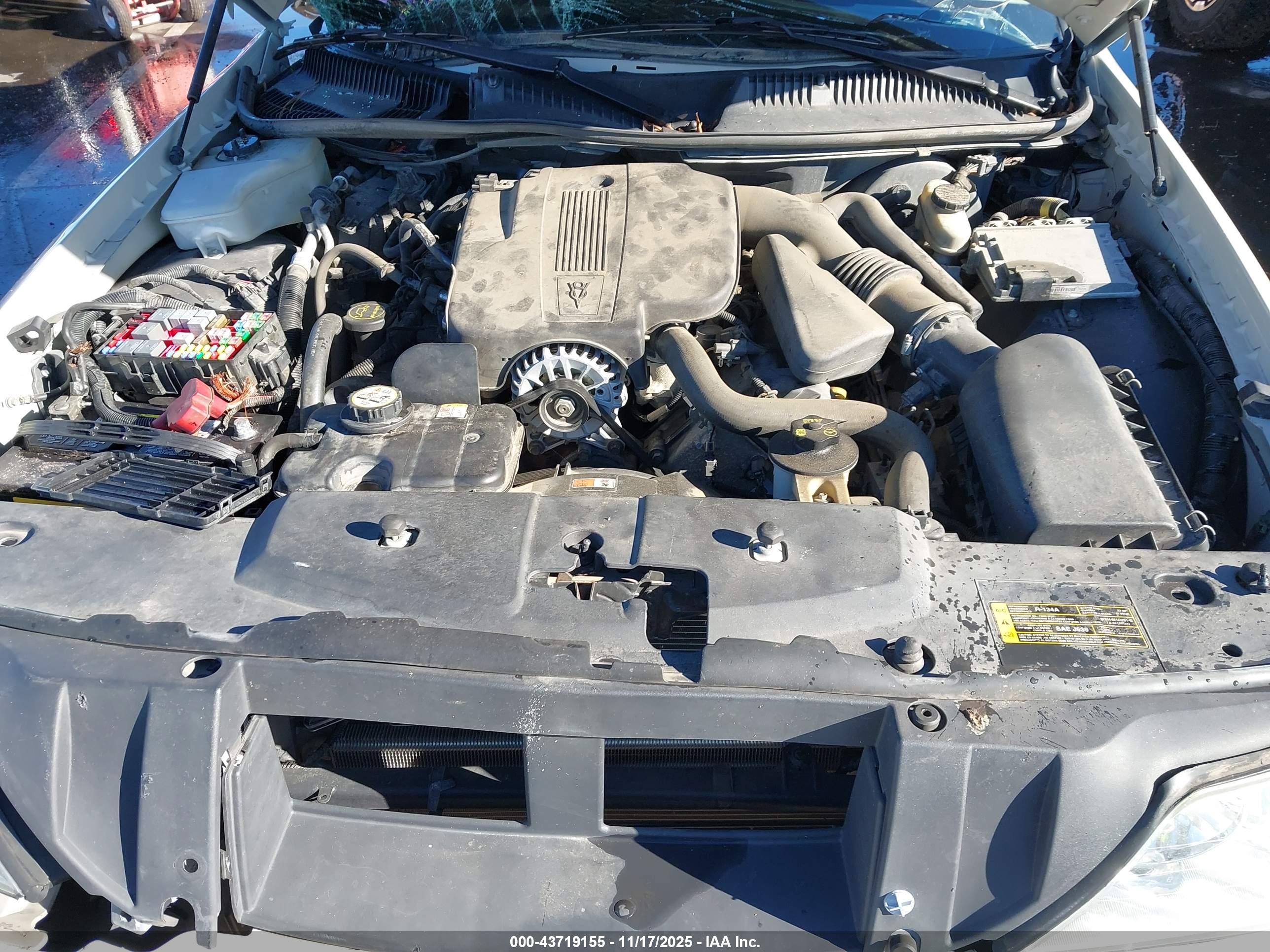 LINCOLN TOWN image 10