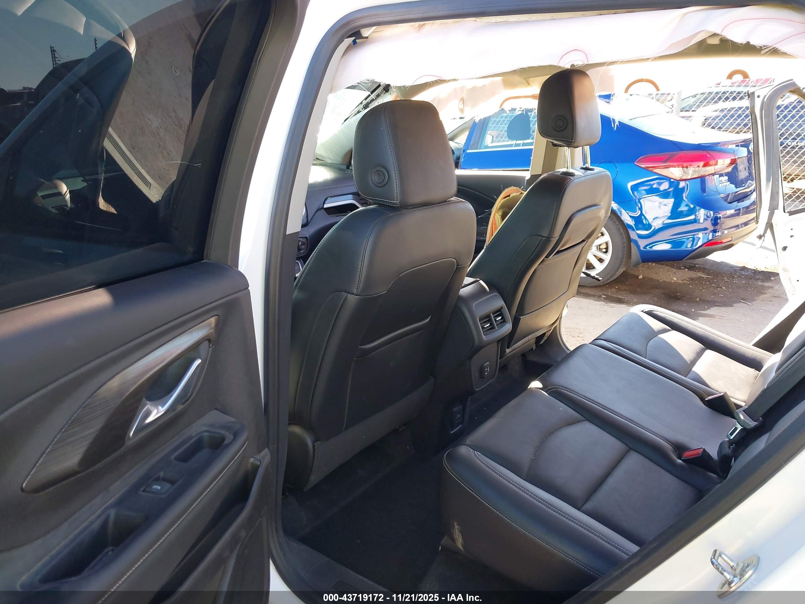 GMC TERRAIN image 8