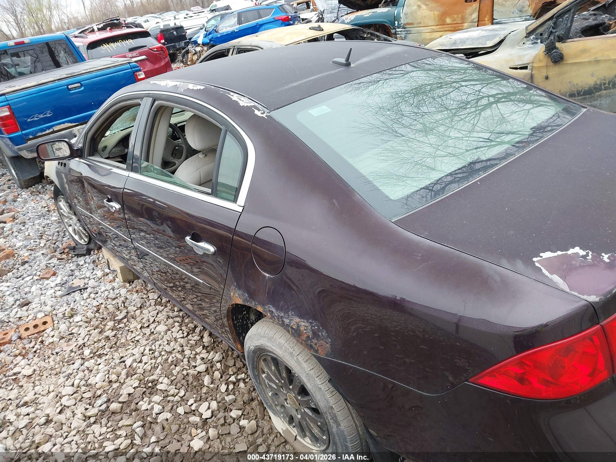 BUICK LUCERNE image 3