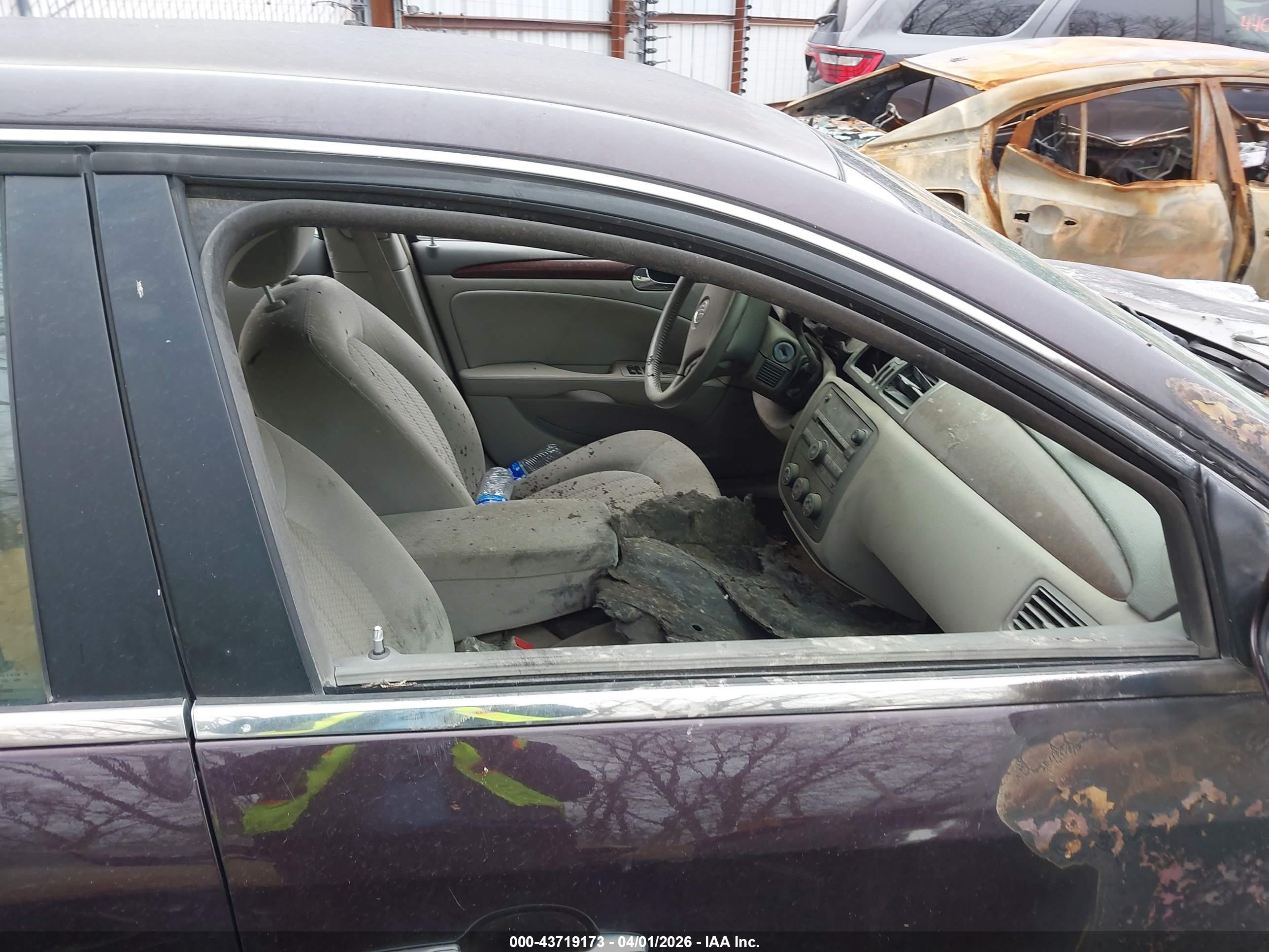 BUICK LUCERNE image 5