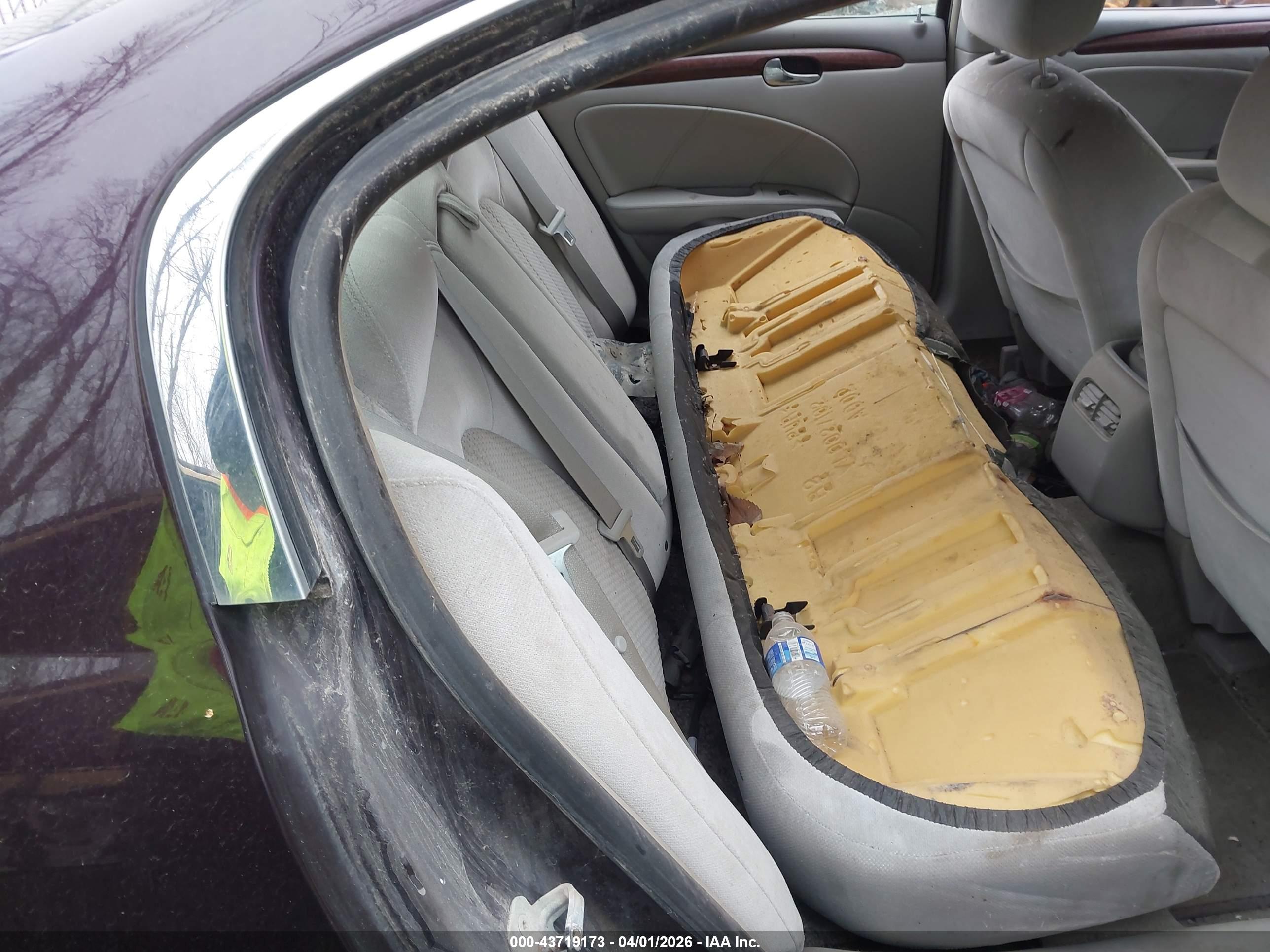 BUICK LUCERNE image 8
