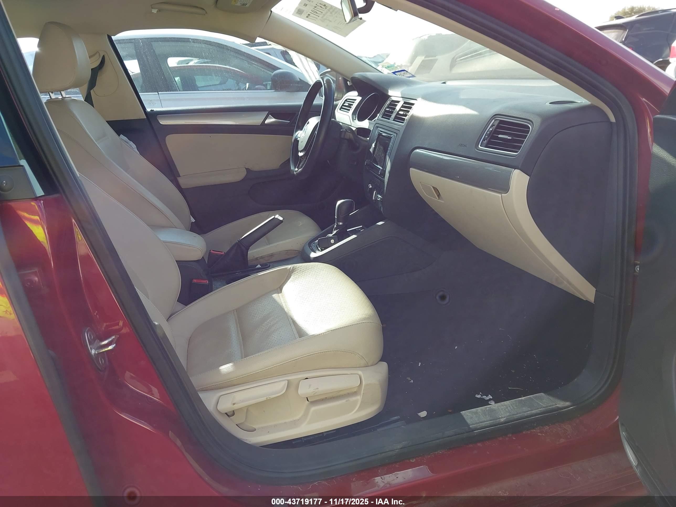 VOLKSWAGEN JETTA image 5