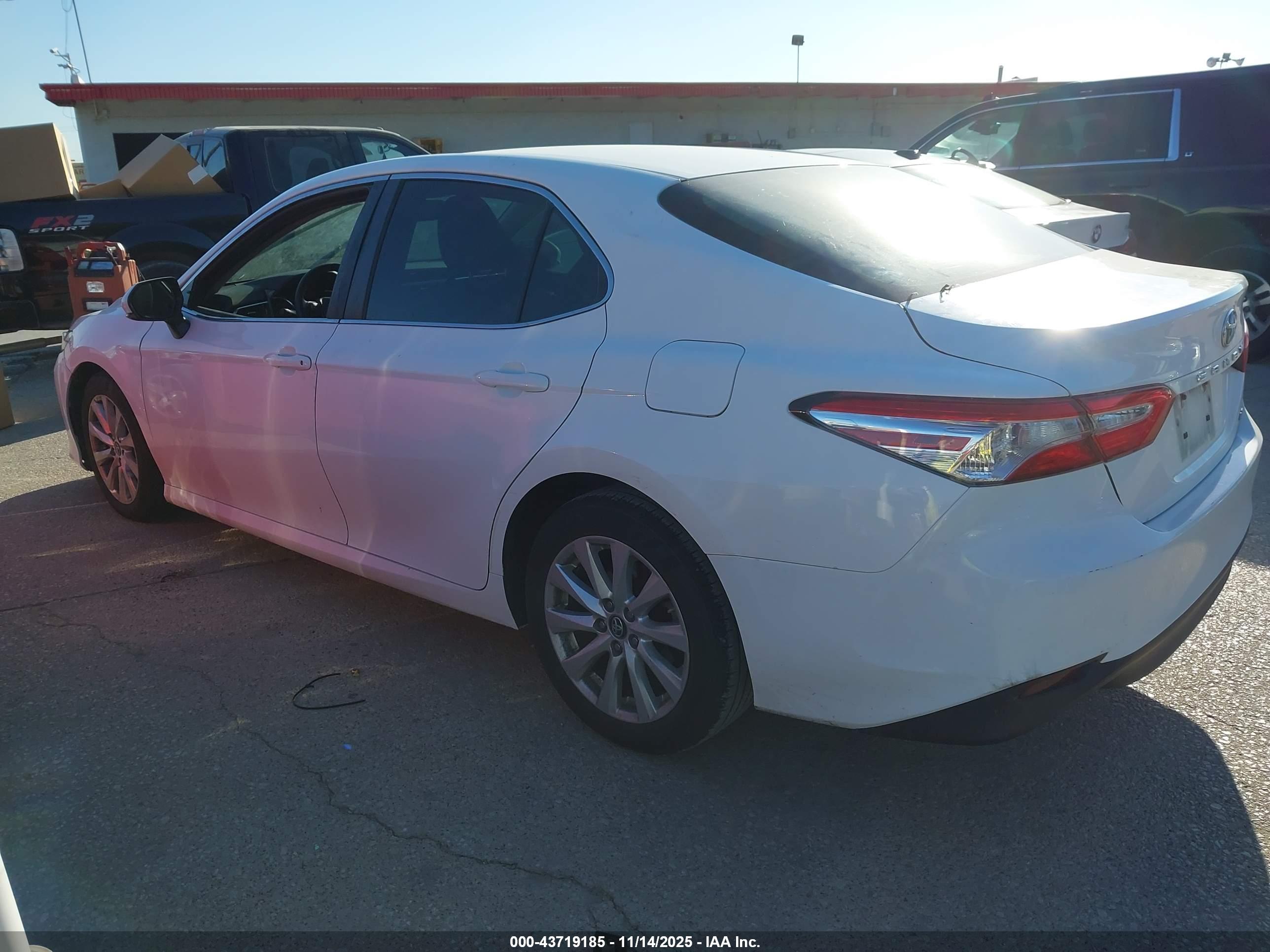TOYOTA CAMRY image 3
