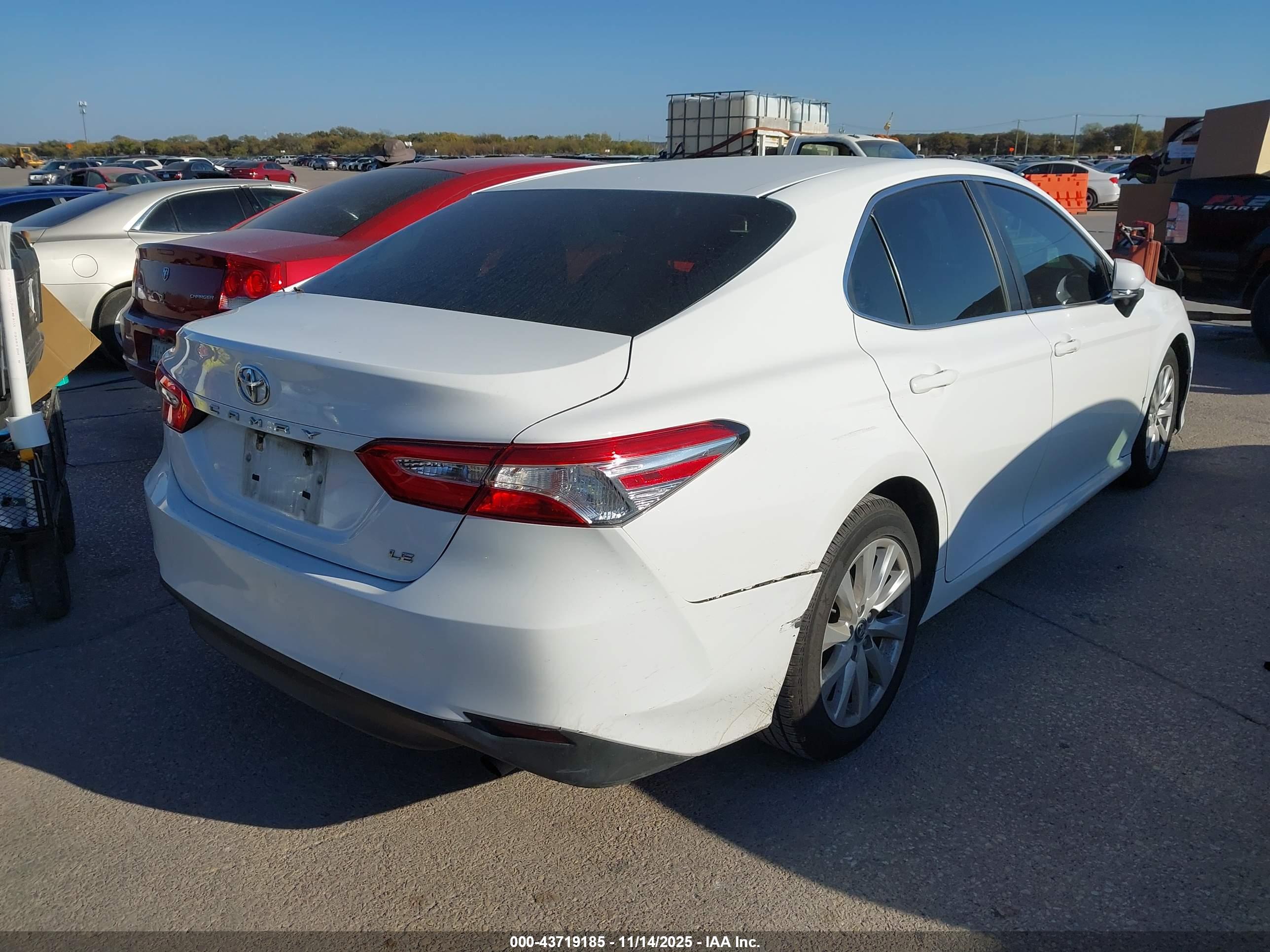 TOYOTA CAMRY image 4