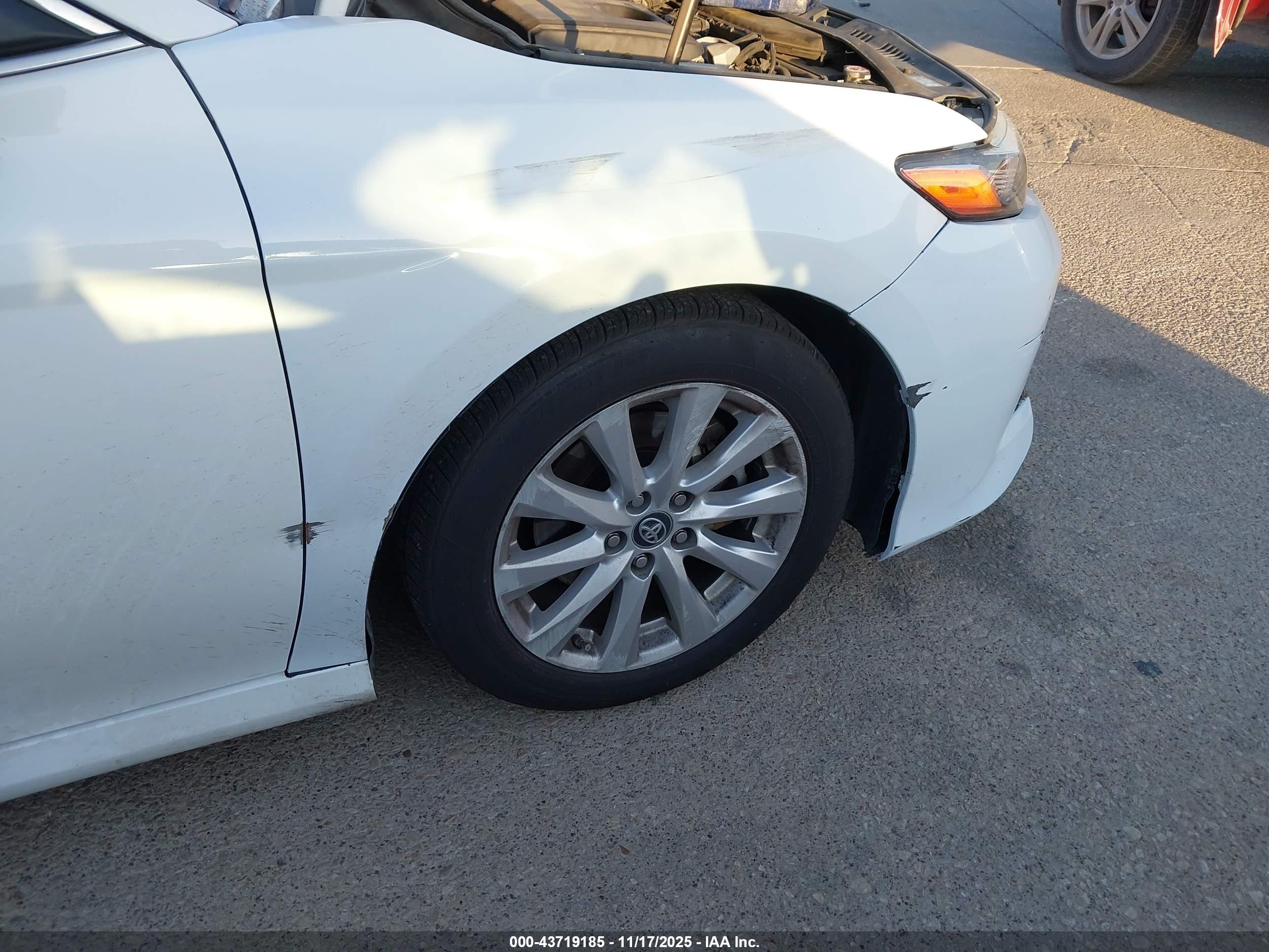 TOYOTA CAMRY image 6