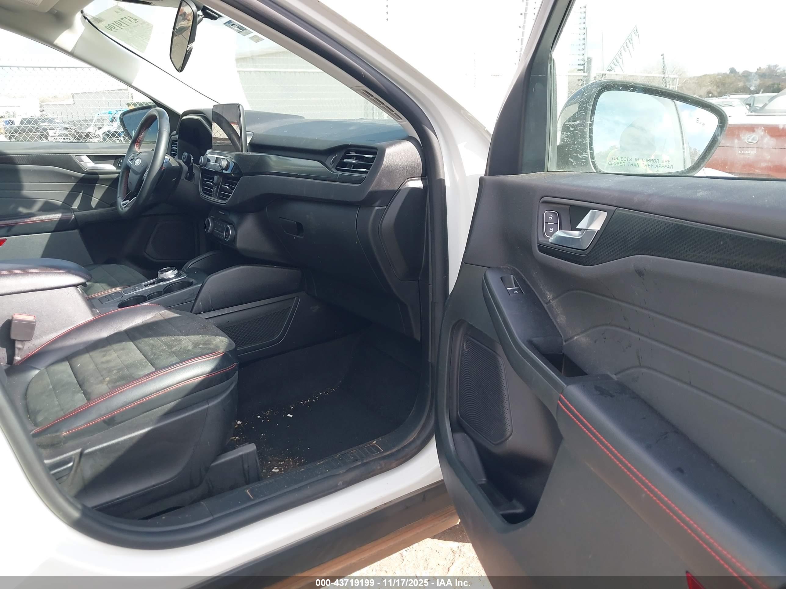 FORD ESCAPE image 5
