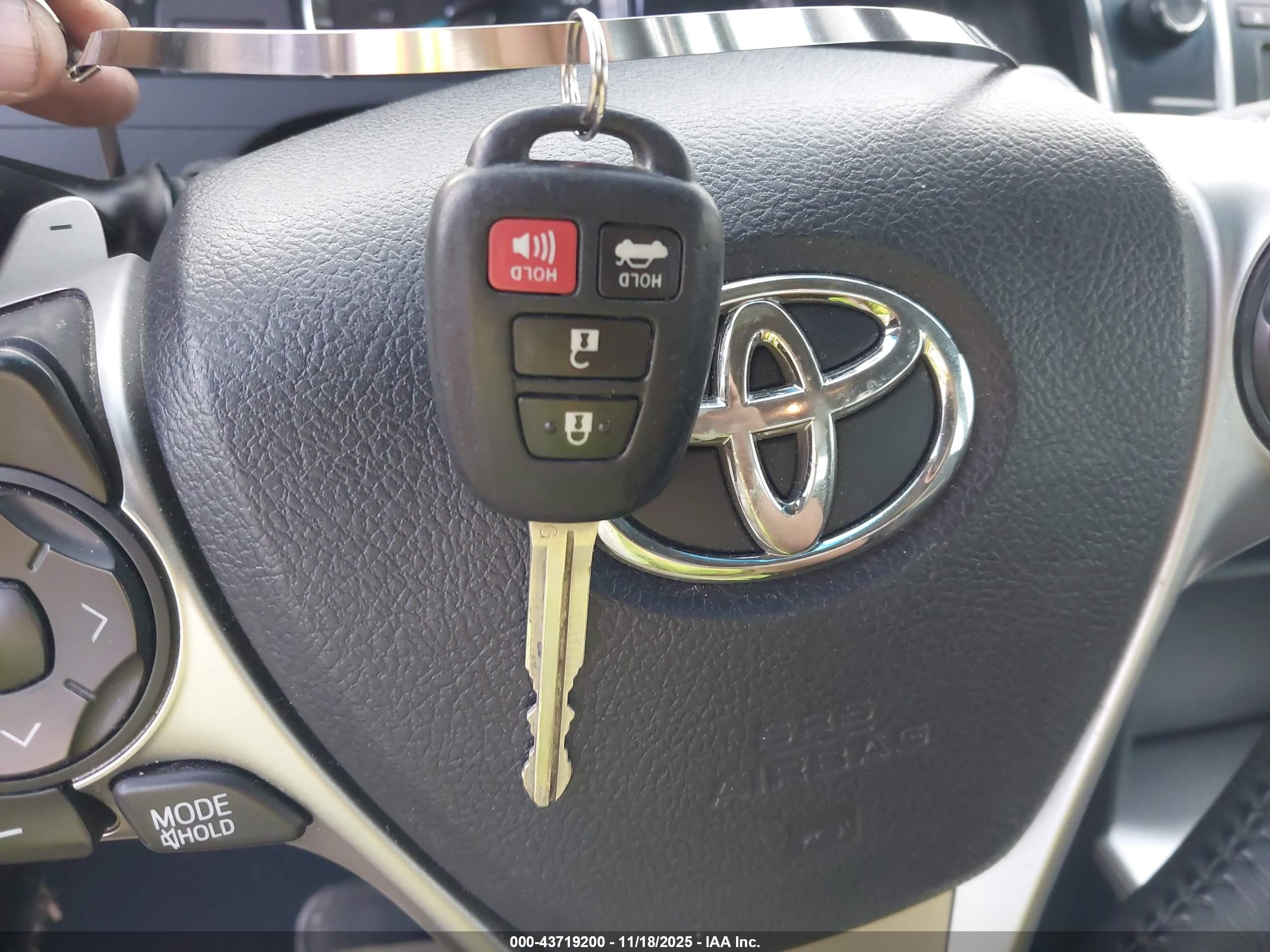 TOYOTA CAMRY image 11