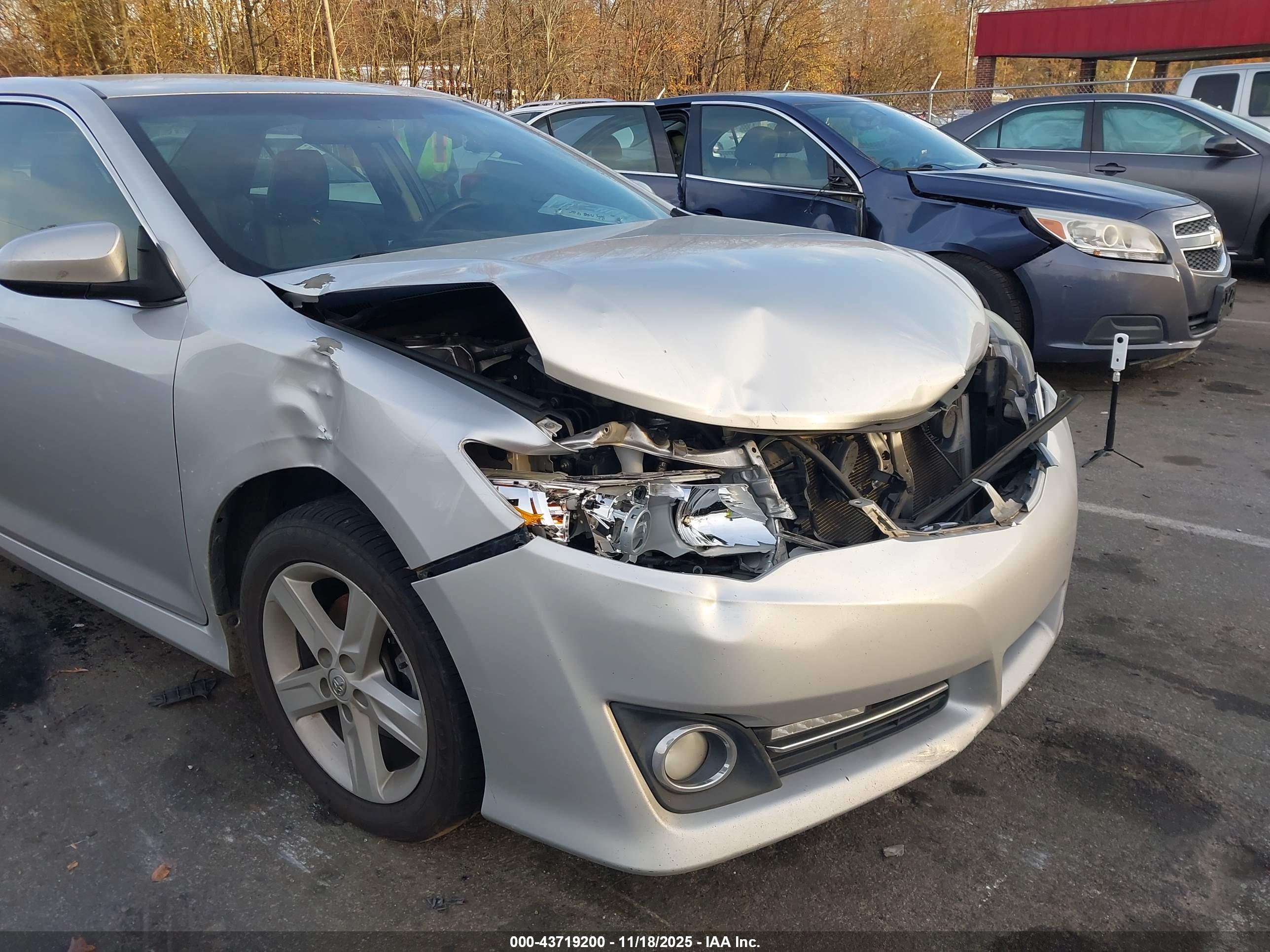 TOYOTA CAMRY image 6