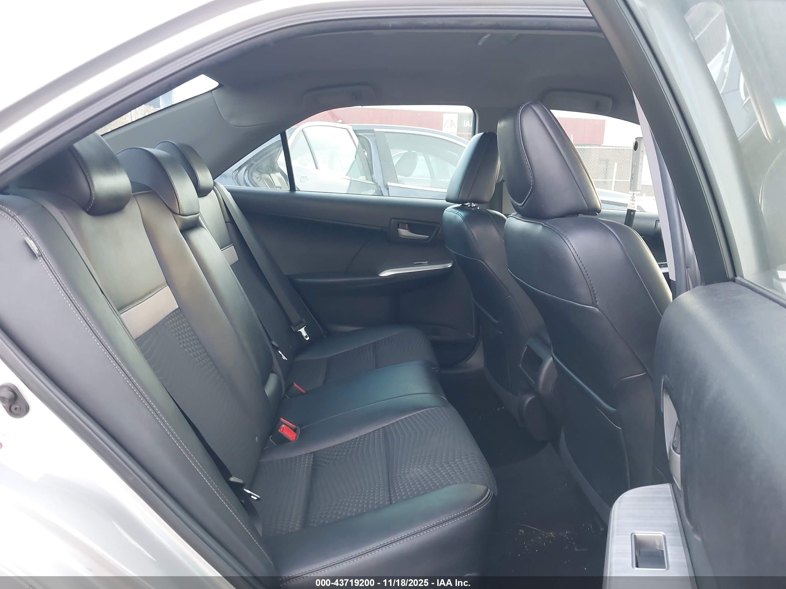 TOYOTA CAMRY image 8