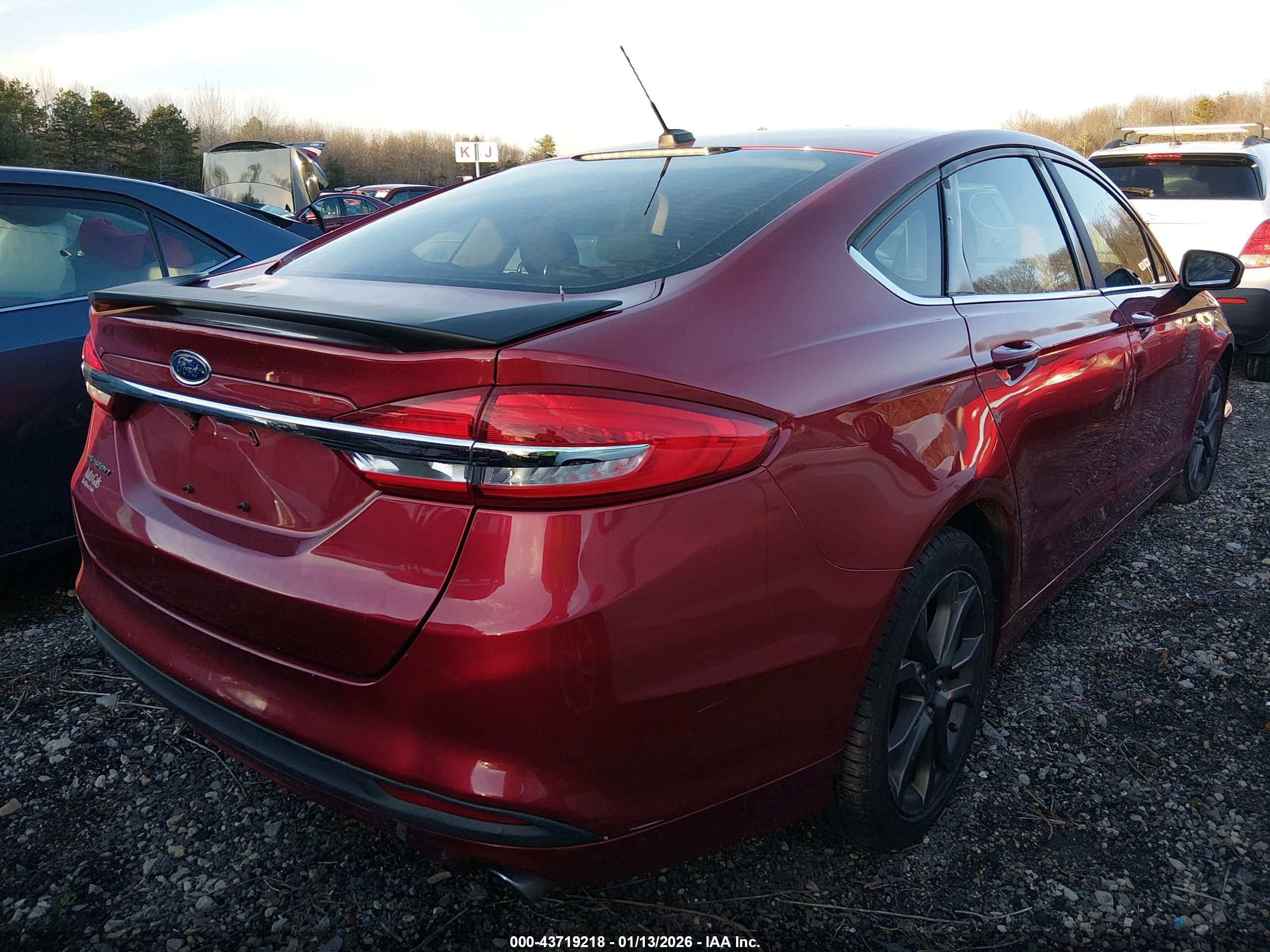 FORD FUSION image 4