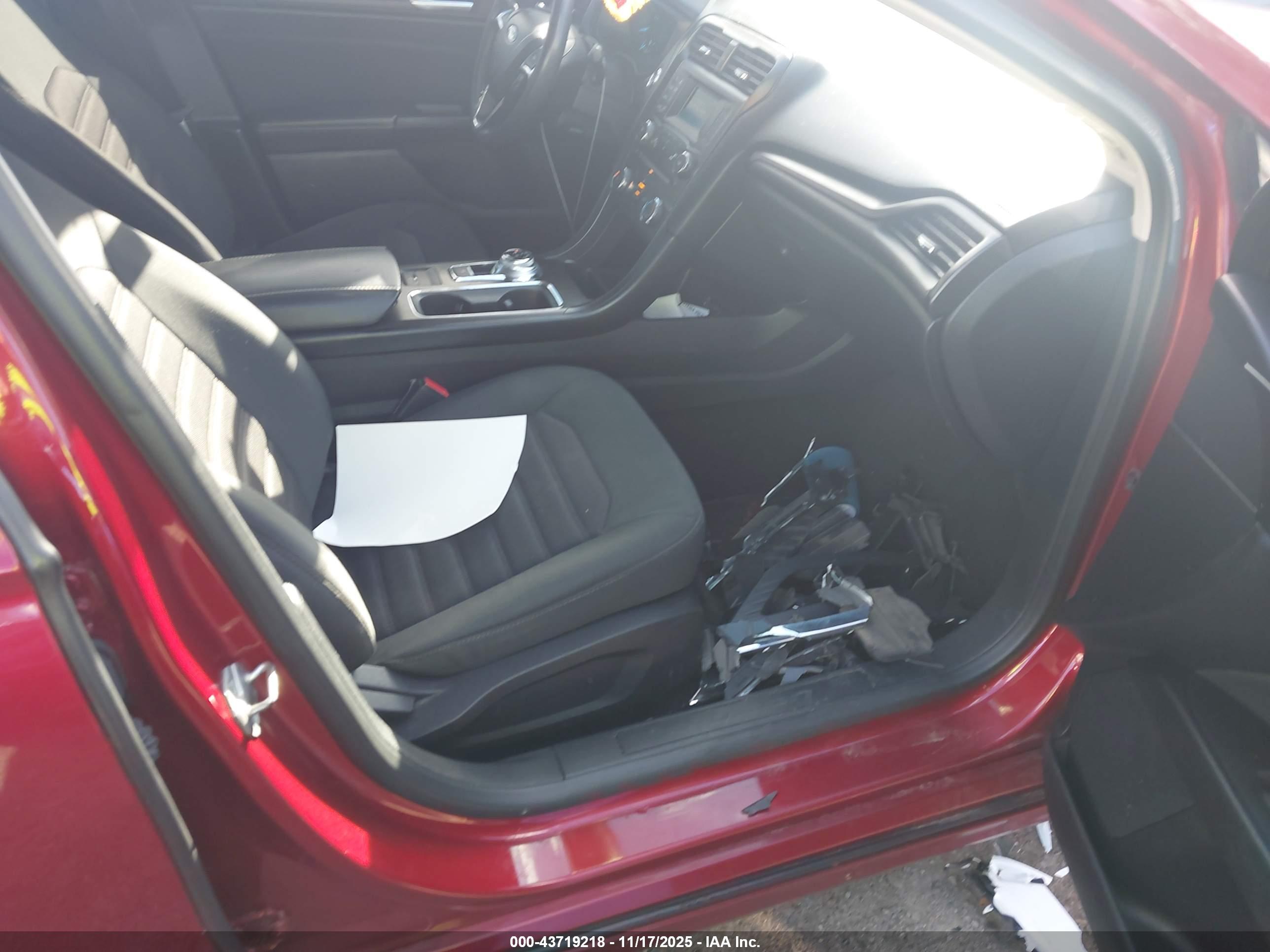 FORD FUSION image 5