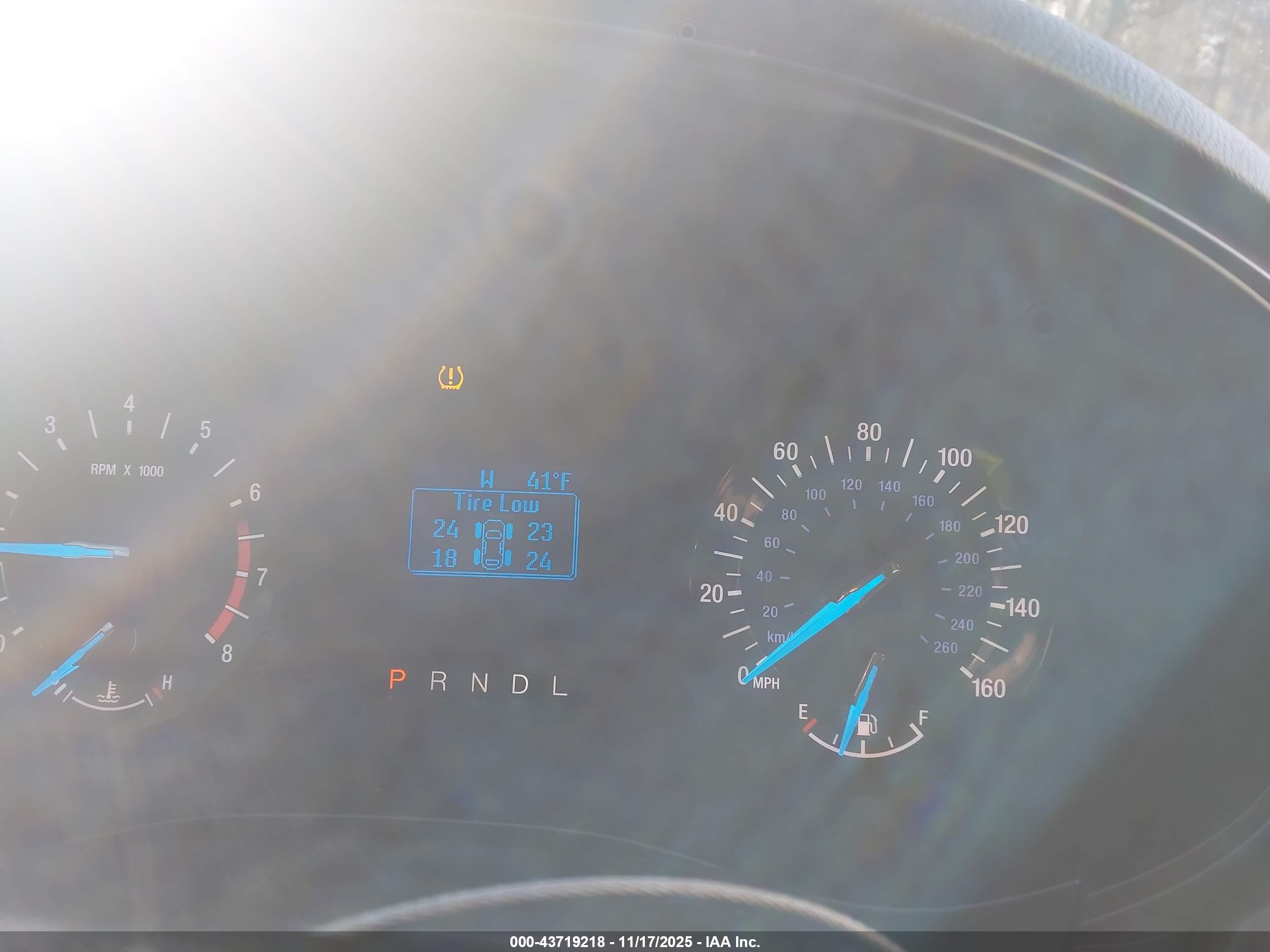 FORD FUSION image 7
