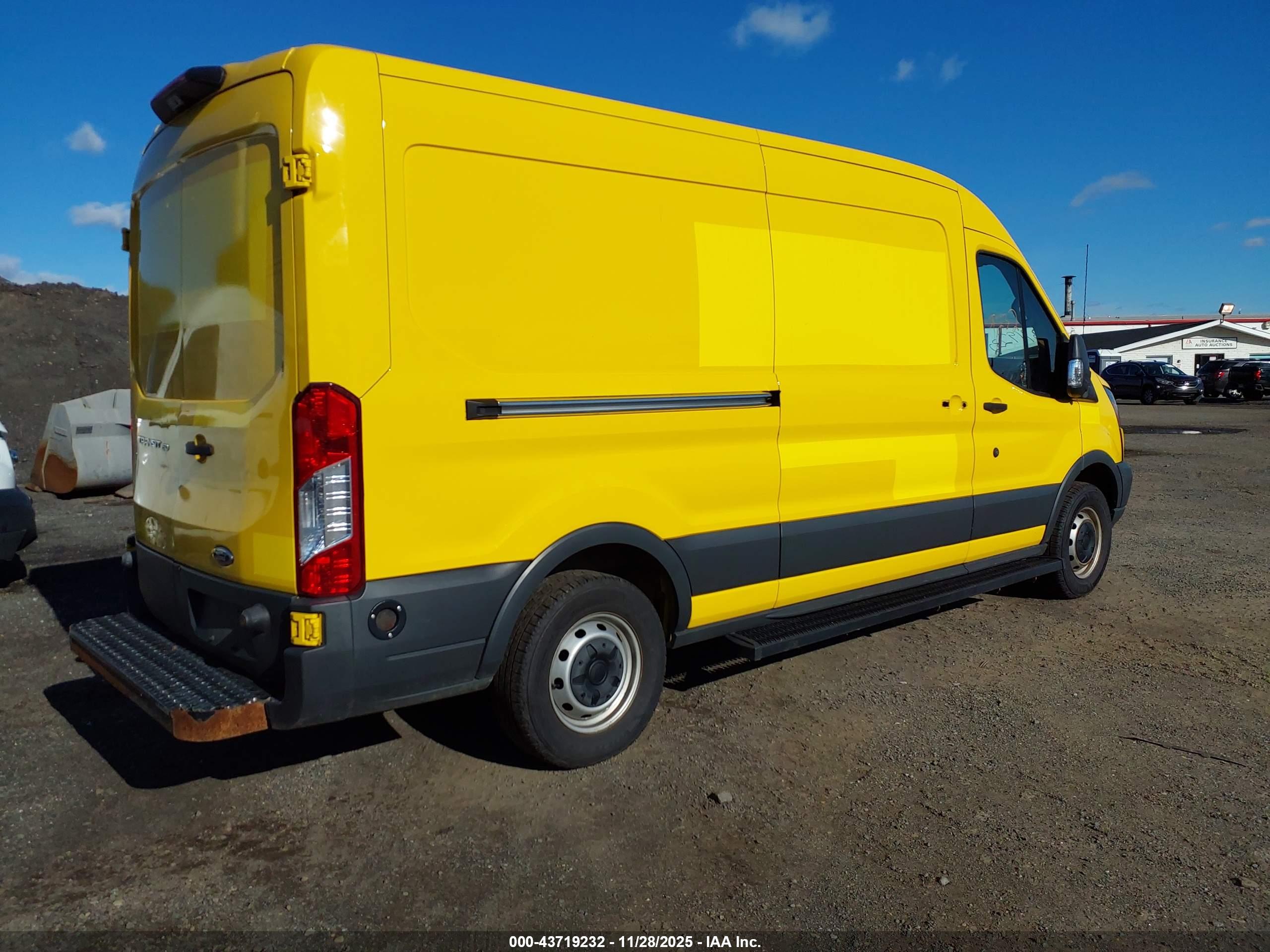 FORD TRANSIT-150 image 4