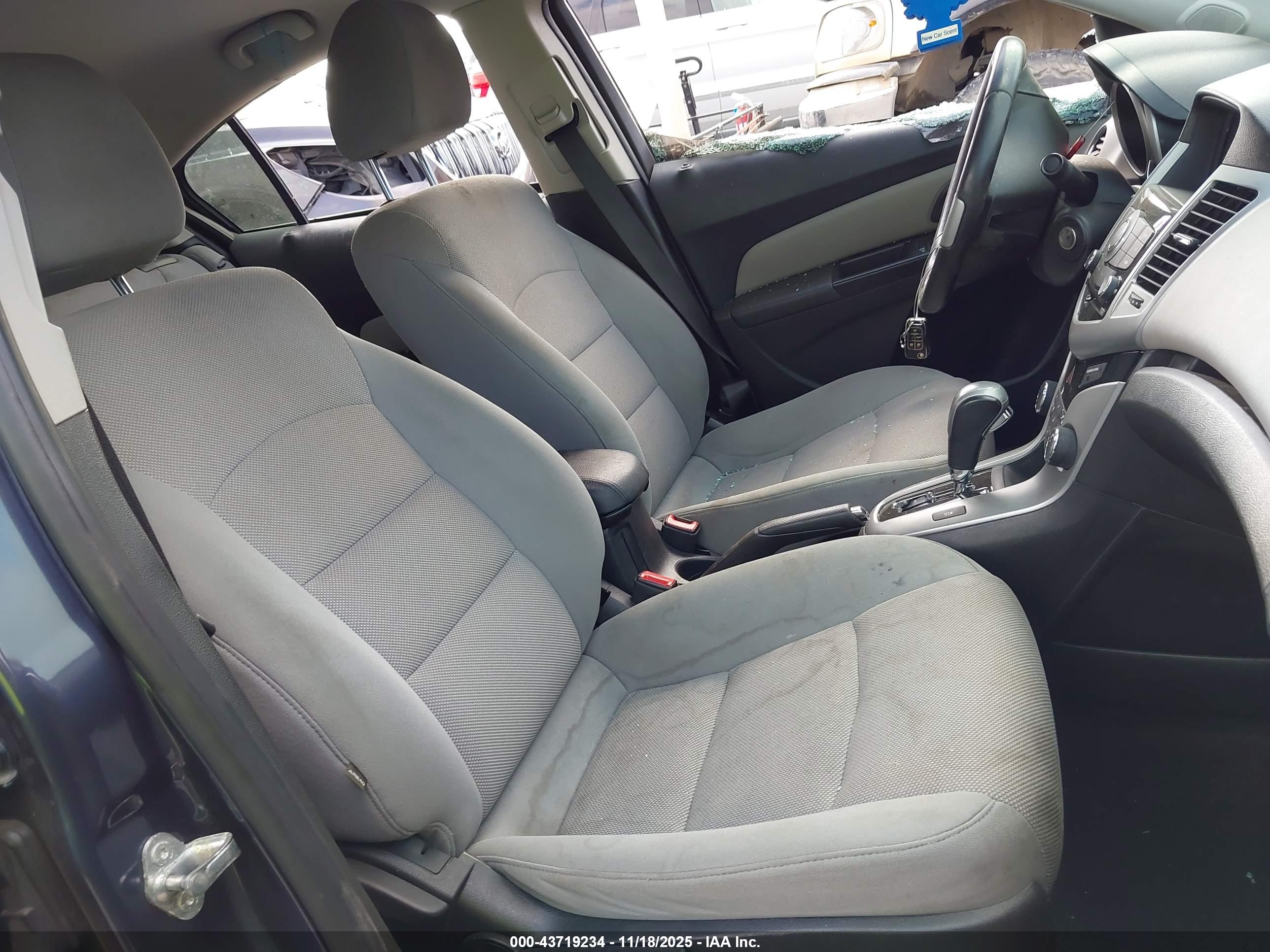 CHEVROLET CRUZE image 5