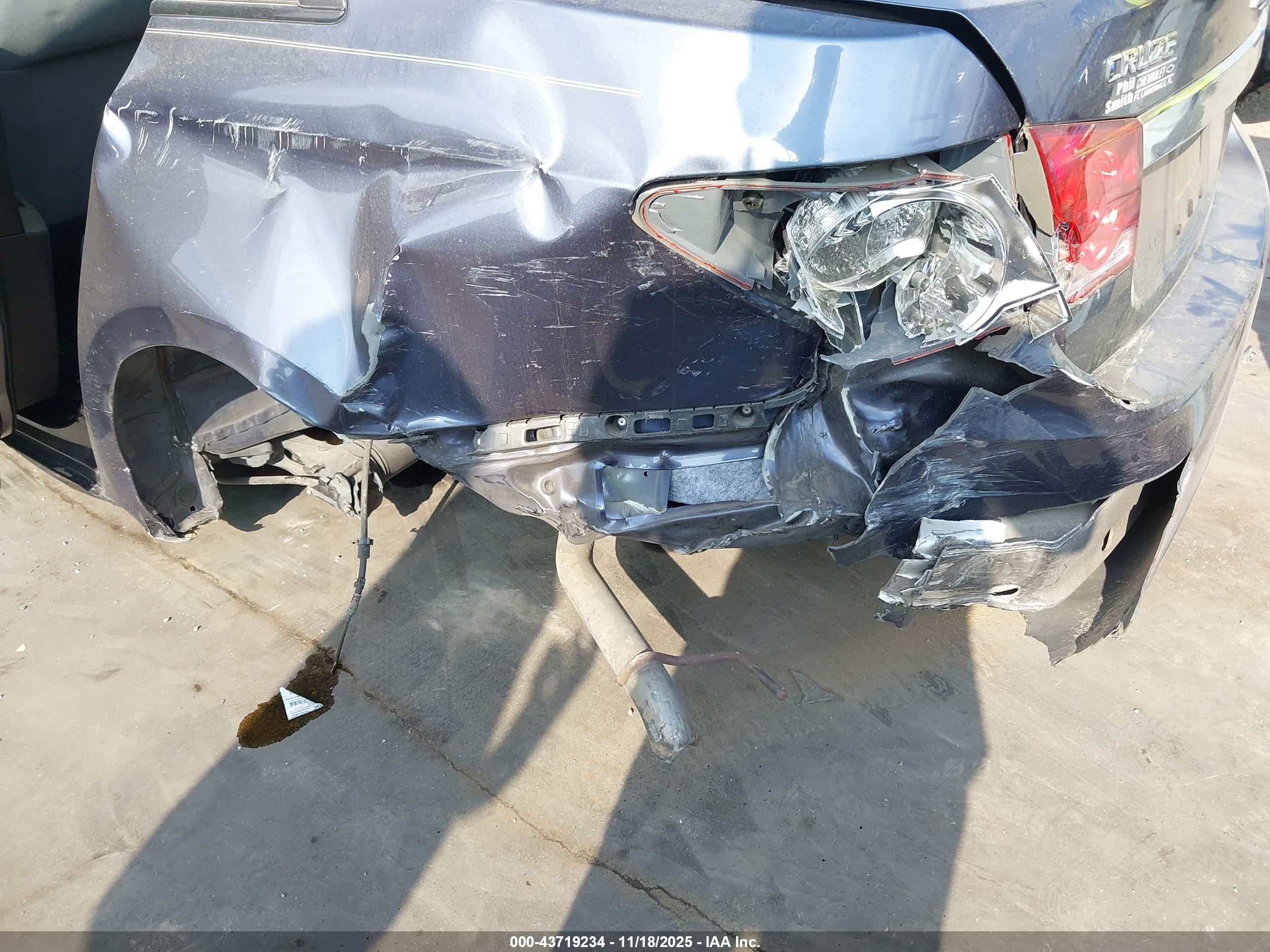 CHEVROLET CRUZE image 6