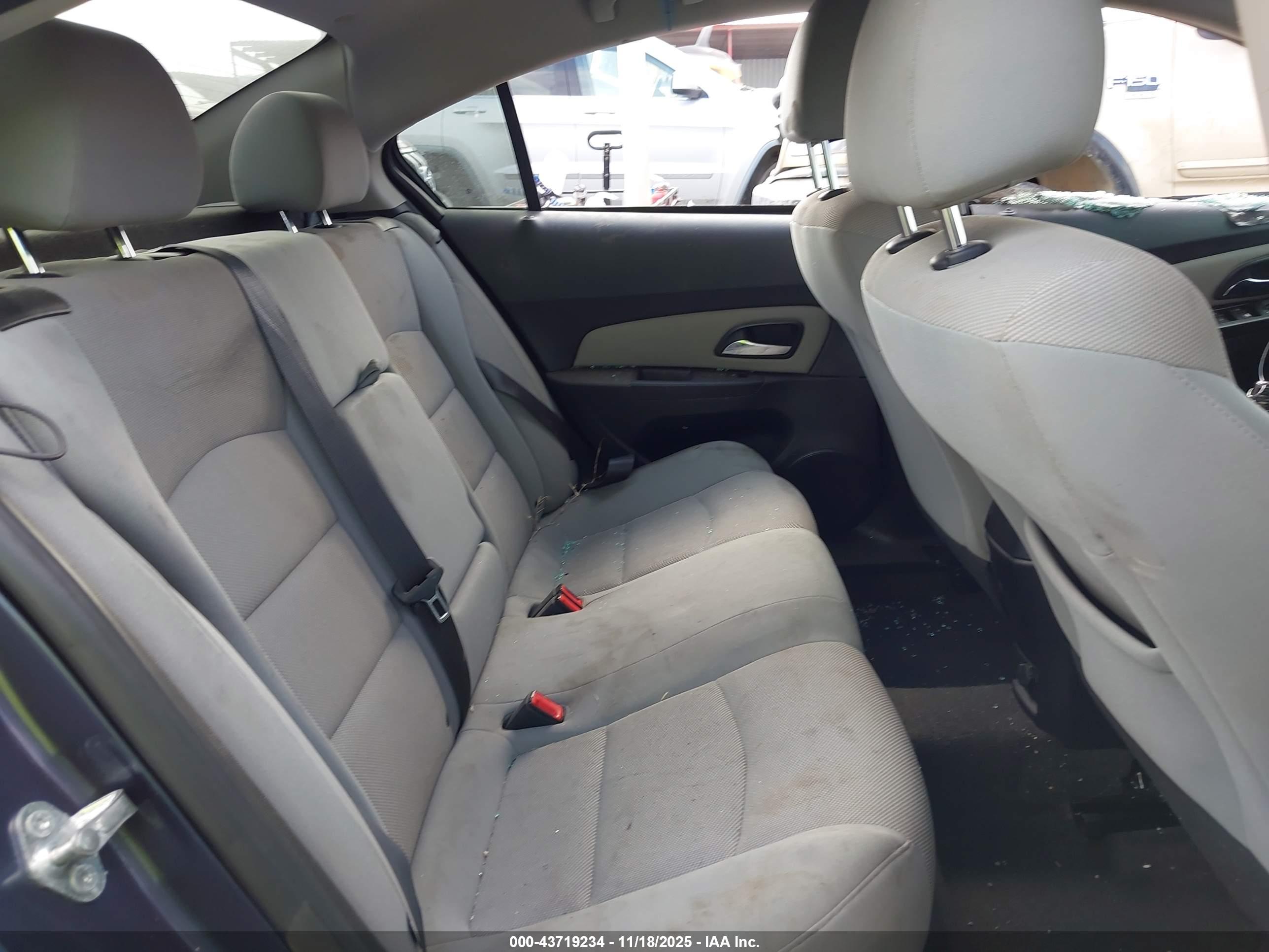 CHEVROLET CRUZE image 8