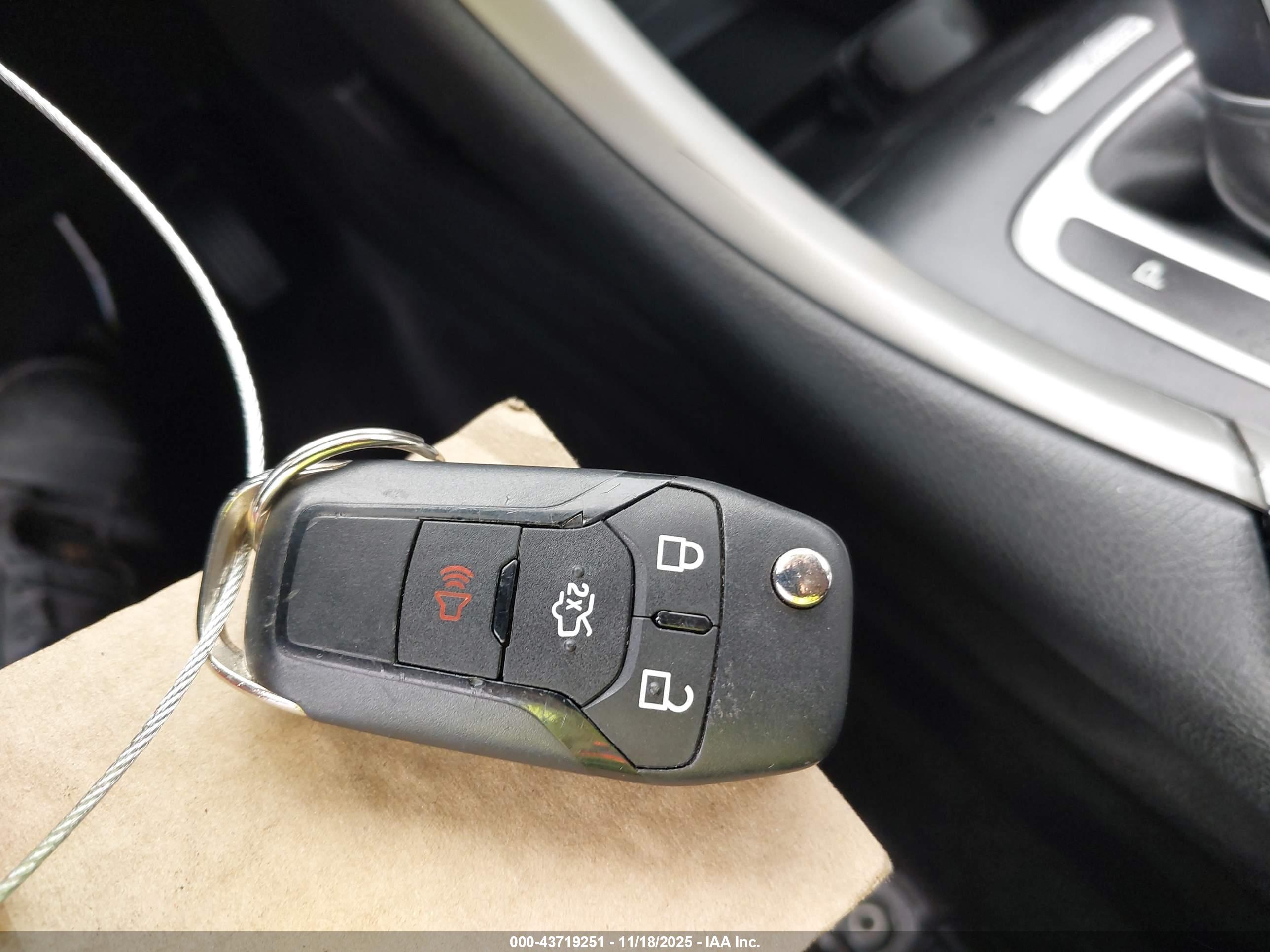 FORD FUSION image 11