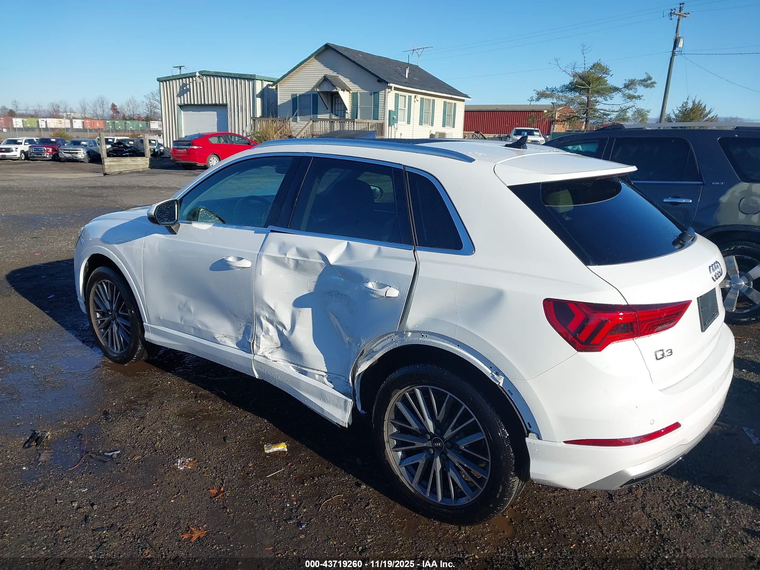 AUDI Q3 image 3