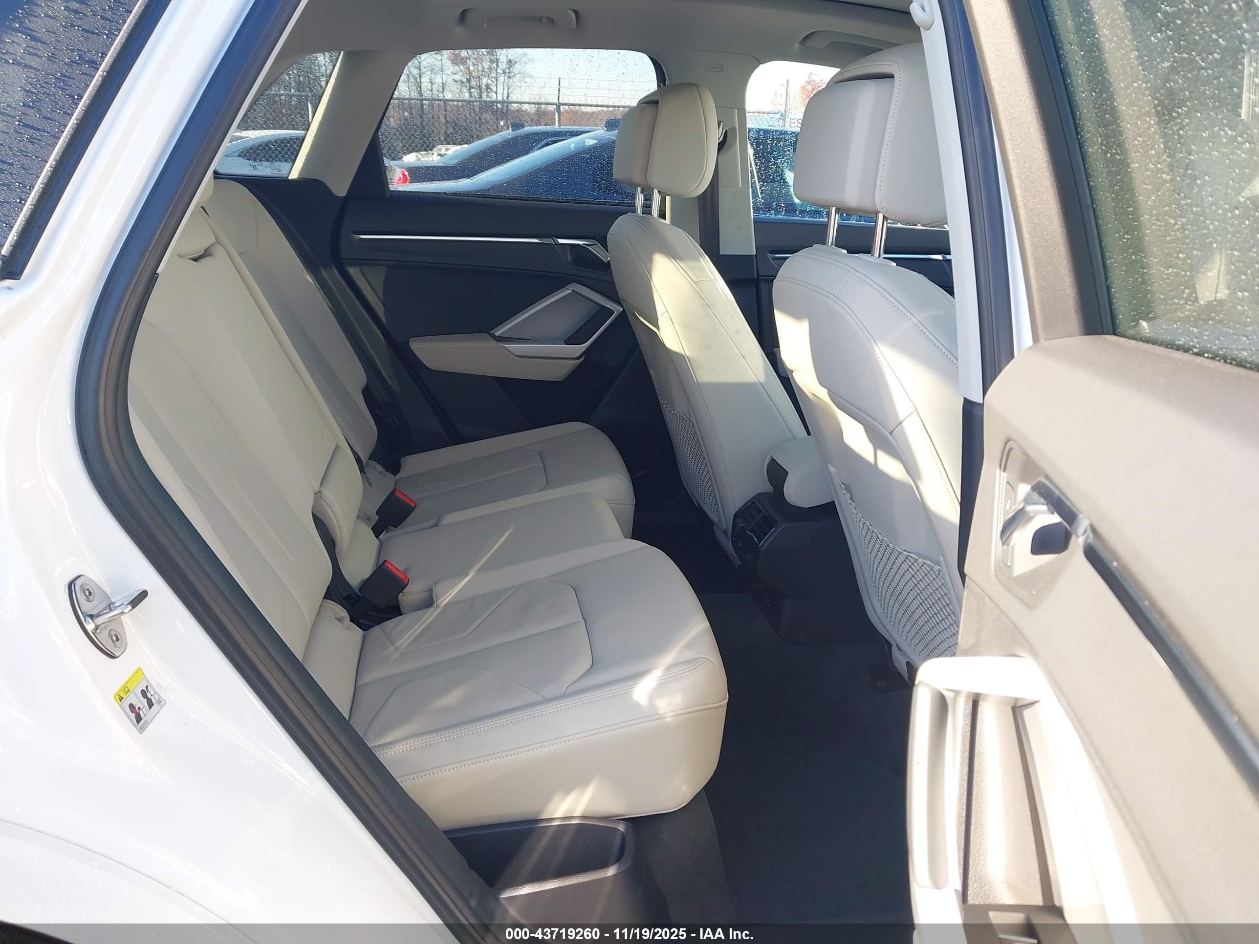AUDI Q3 image 8