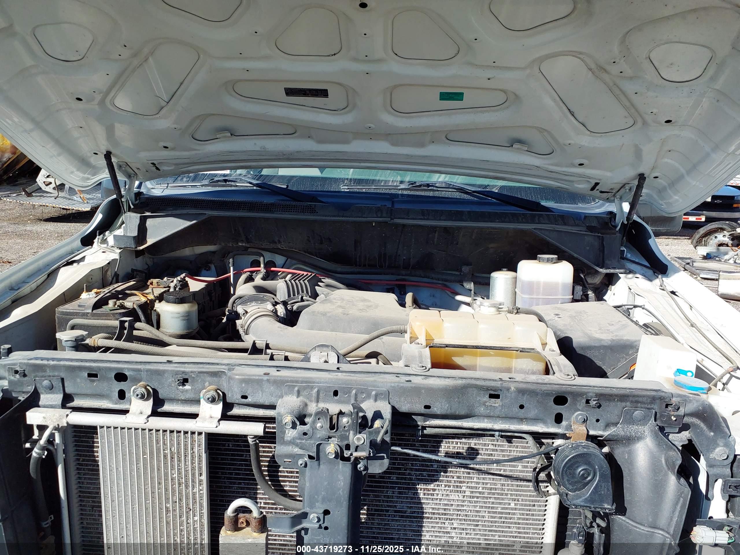 NISSAN NV image 10