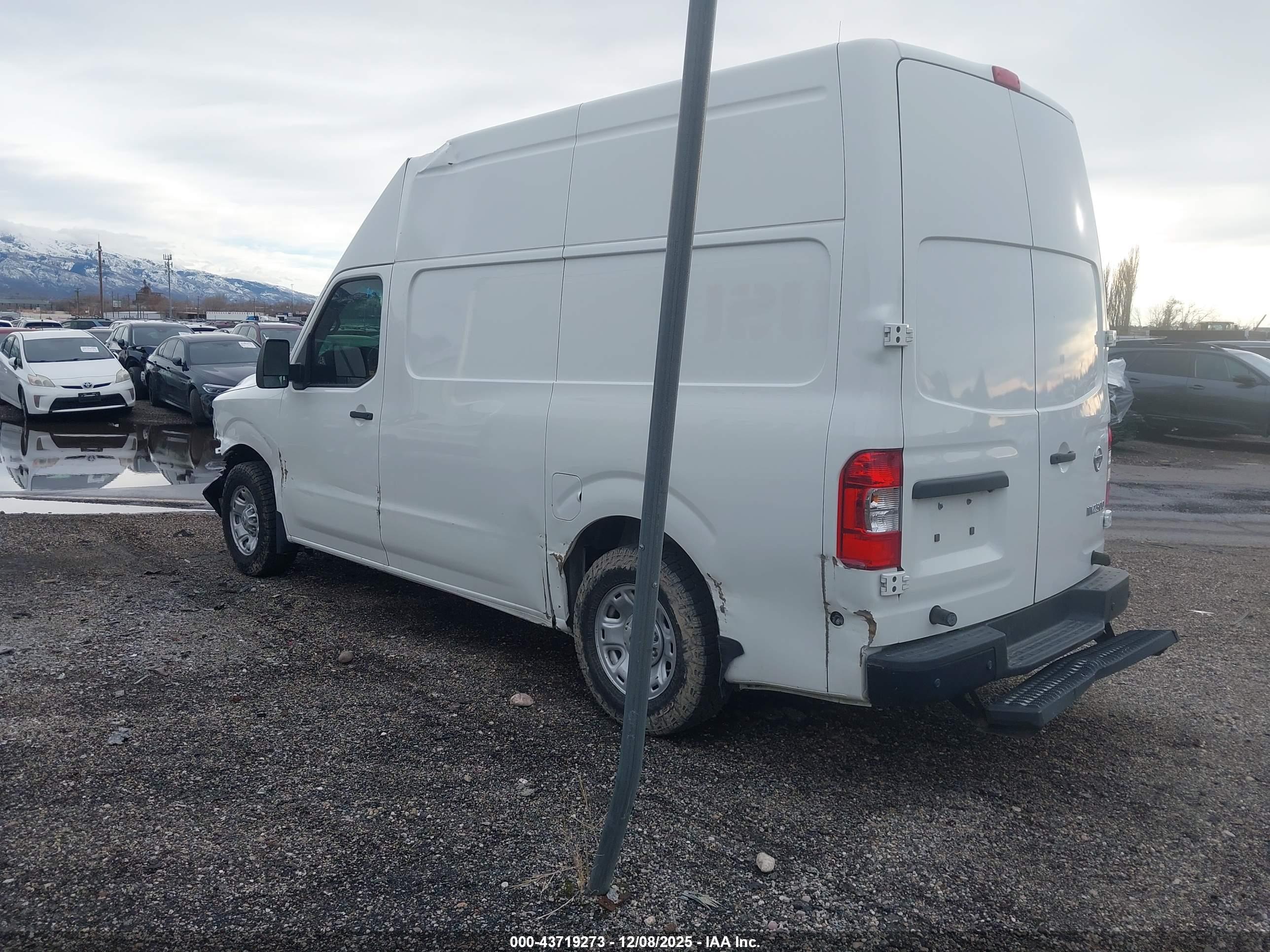NISSAN NV image 3