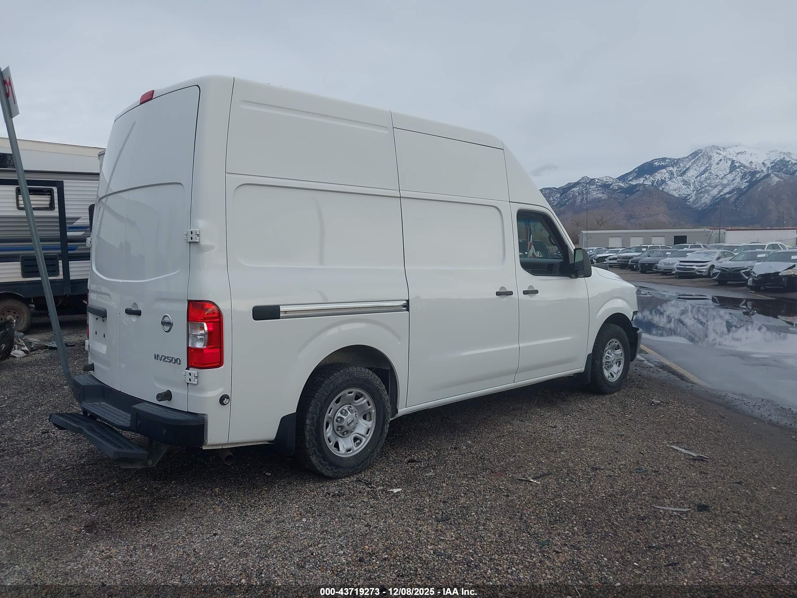 NISSAN NV image 4