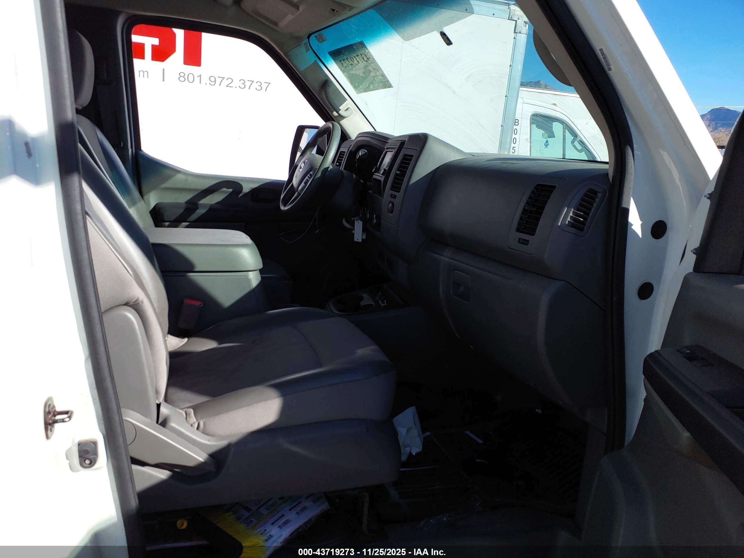NISSAN NV image 5