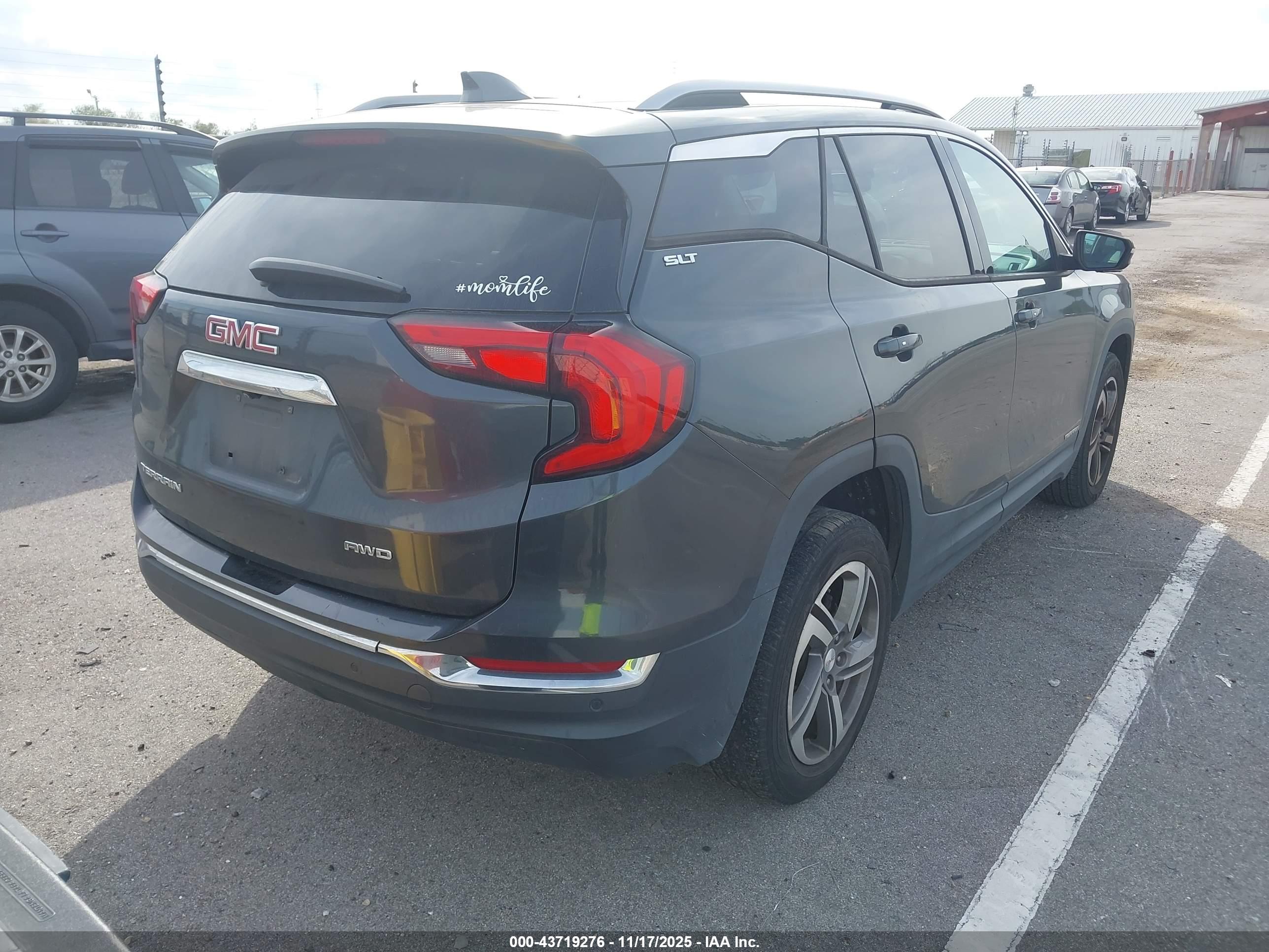GMC TERRAIN image 4